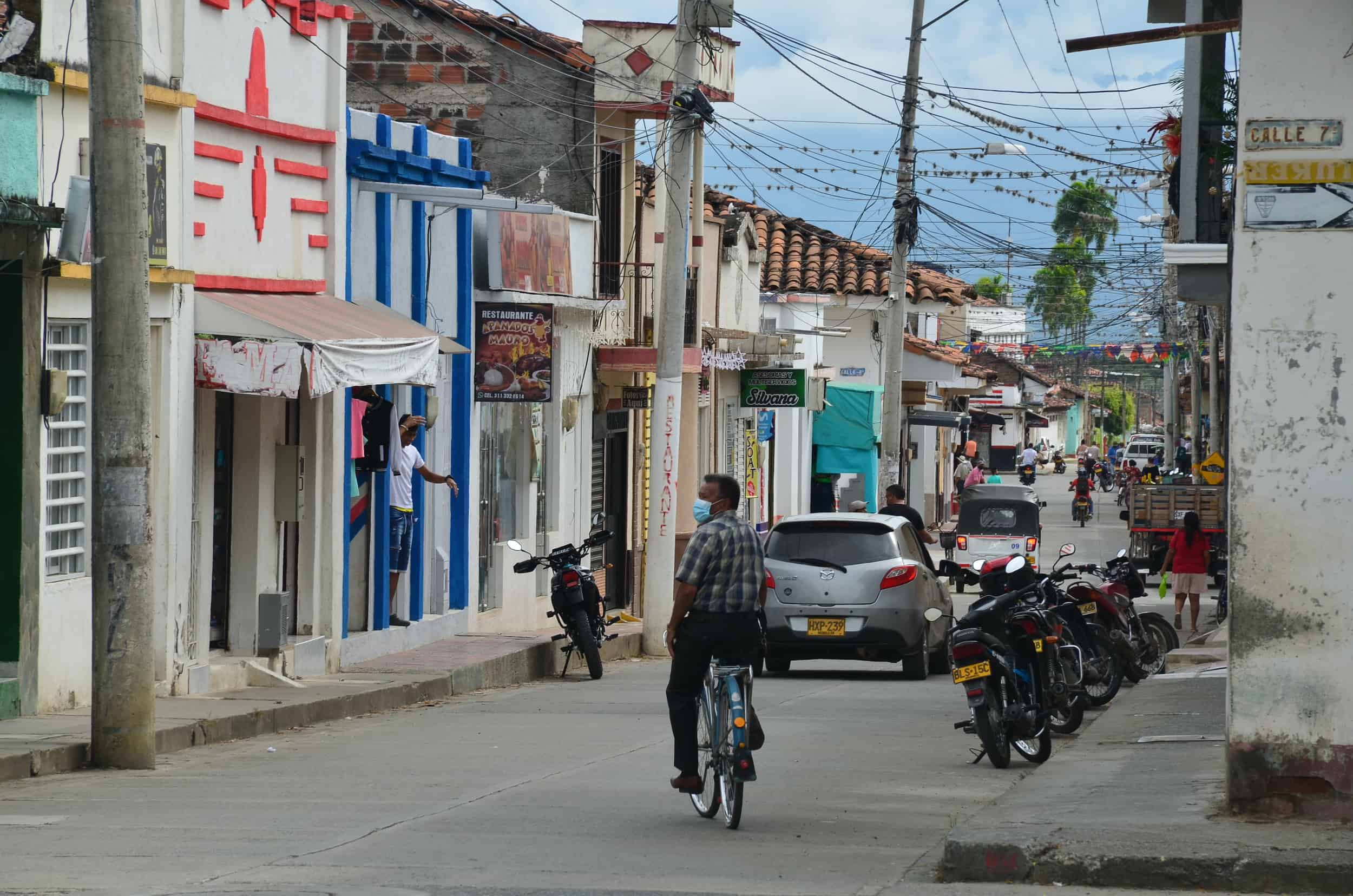 "Busy" street in Toro, Valle del Cauca, Colombia
