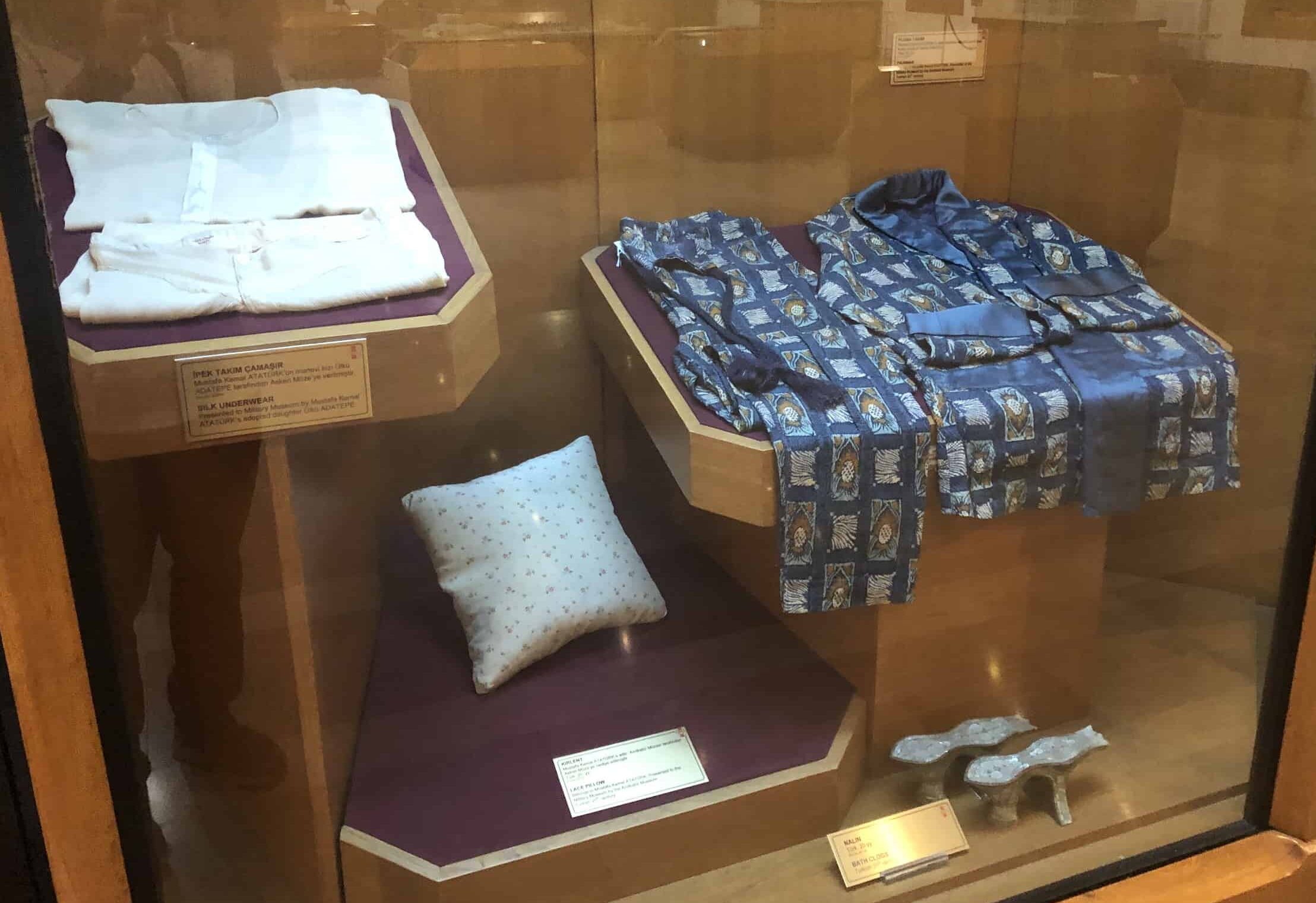 Silk underwear, pillow, pajamas, and bath clogs in the Atatürk Hall