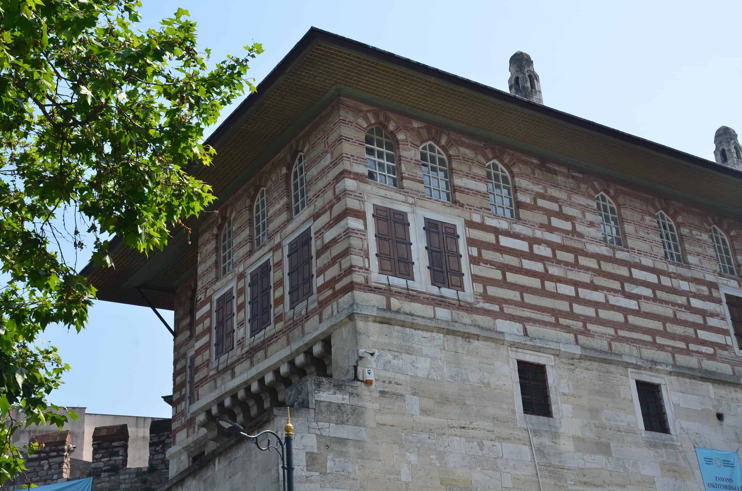 Sultan's Pavilion at the New Mosque in Eminönü, Istanbul, Turkey