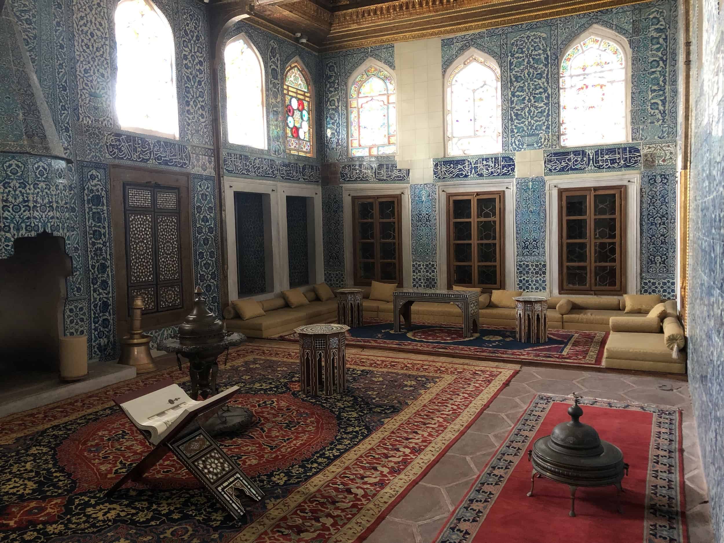 Main Room at the Sultan's Pavilion at the New Mosque in Eminönü, Istanbul, Turkey