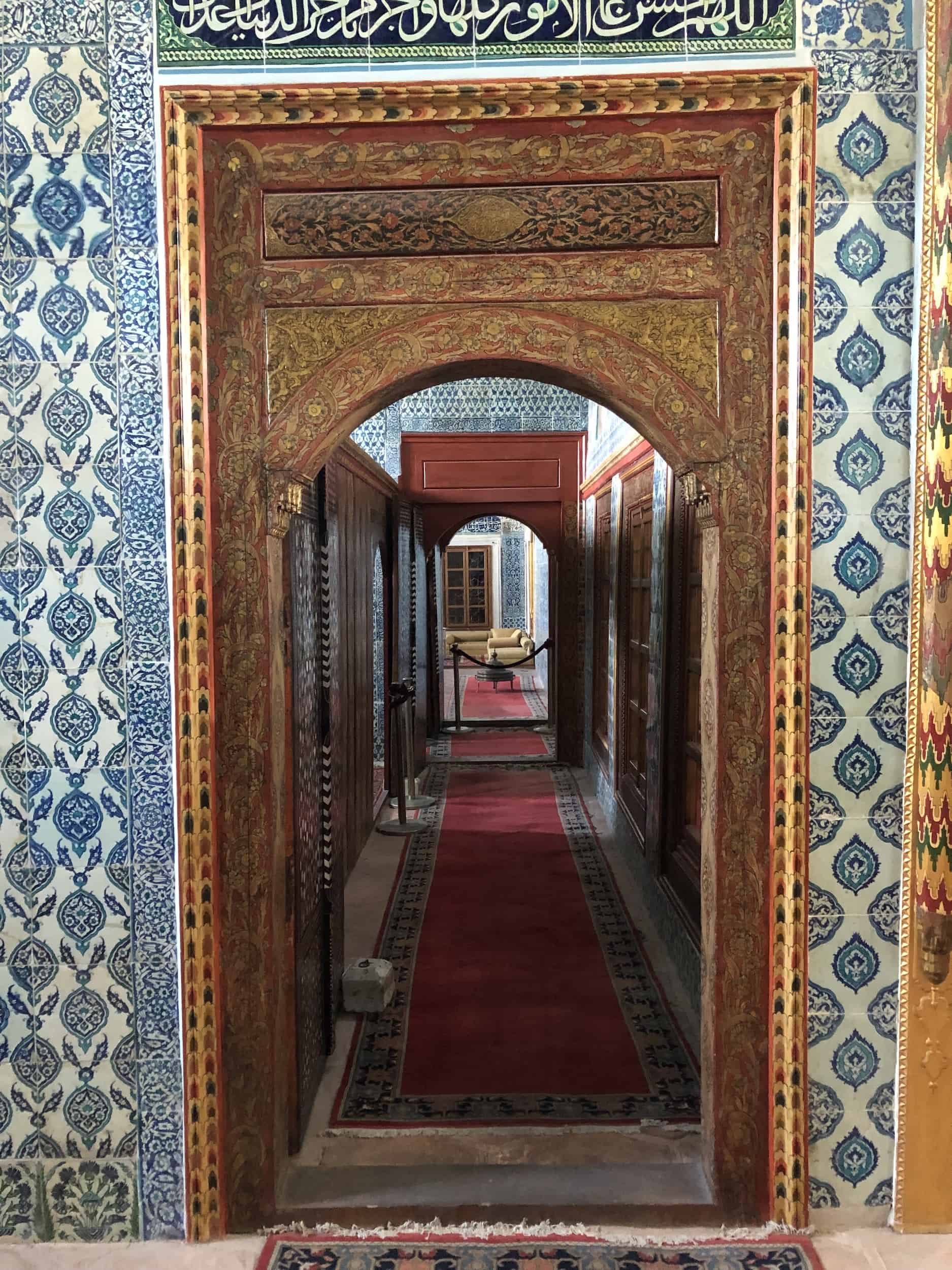 Corridor at the Sultan's Pavilion at the New Mosque in Eminönü, Istanbul, Turkey