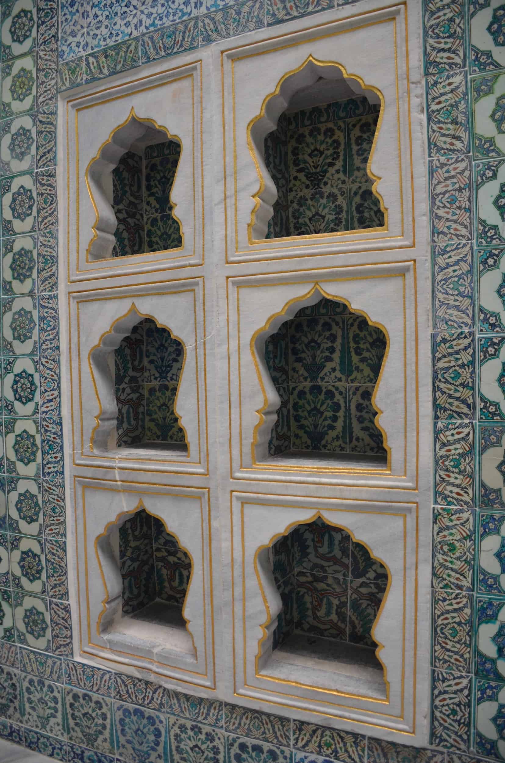 Niches in the Hall with the Fountain