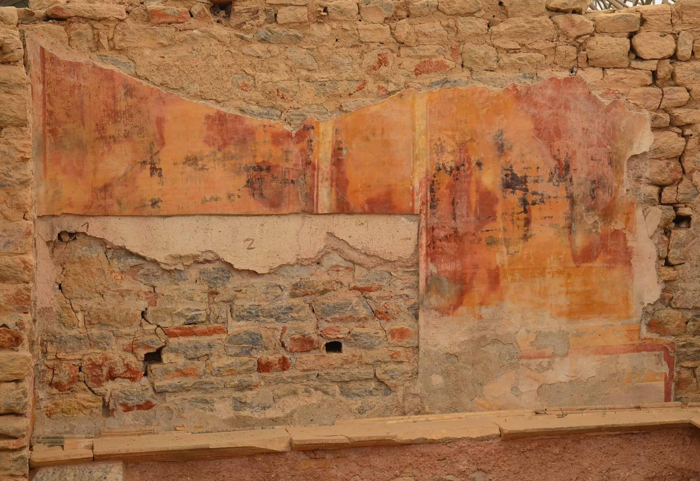 Frescoes in the room to the north of the peristyle courtyard