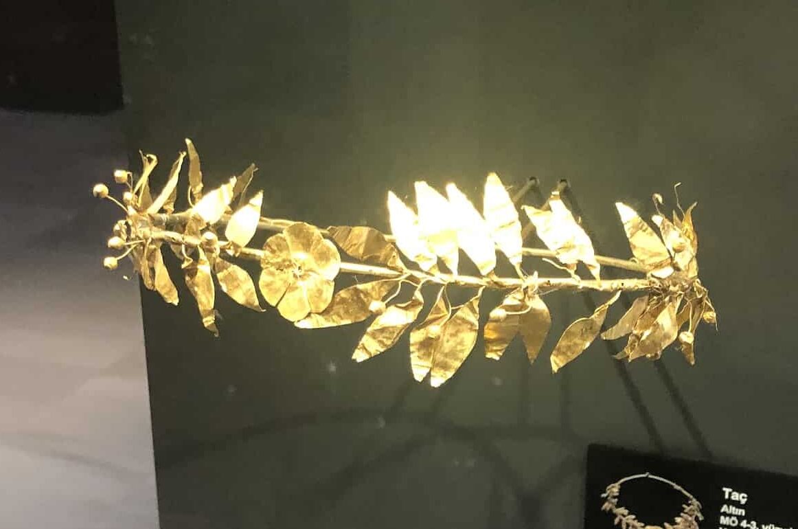 Crown; gold; 4th-3rd centuries BC; Yaka (Çarşamba, Samsun)