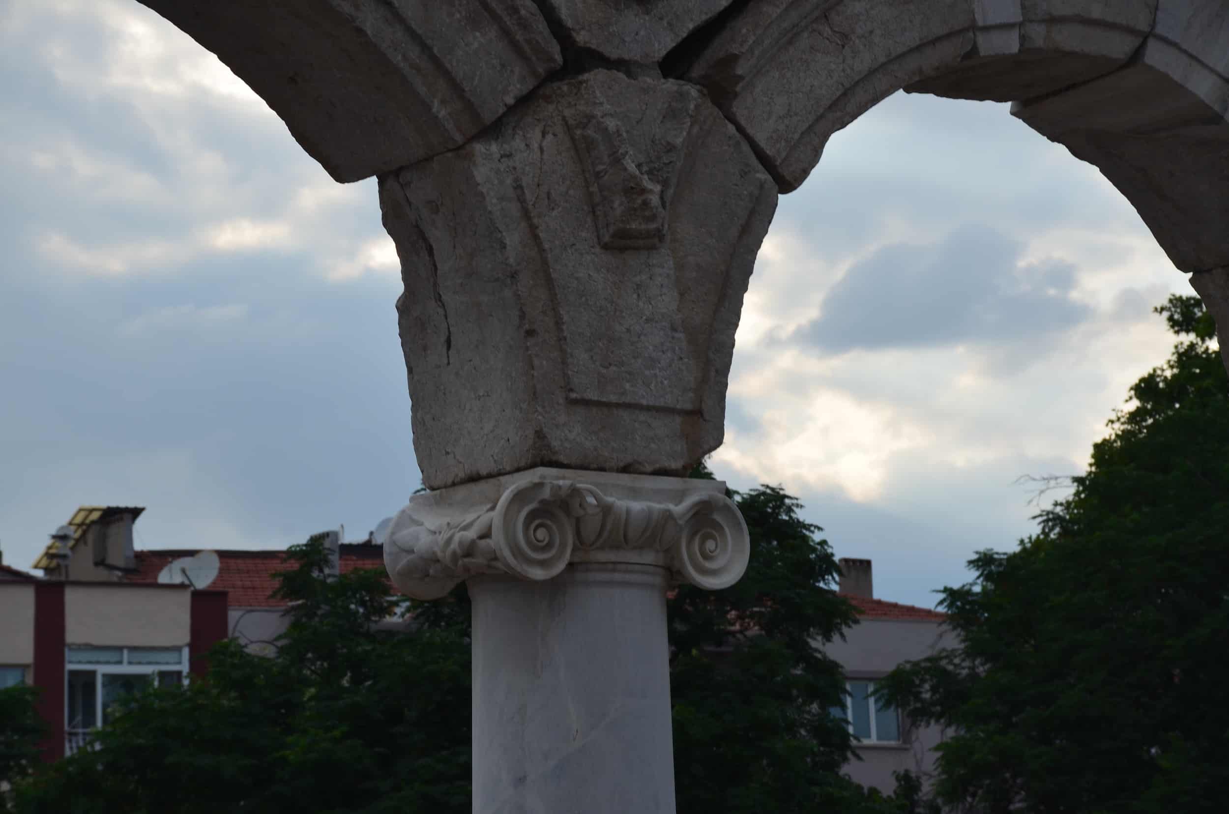 Detail of an arch on the colonnade