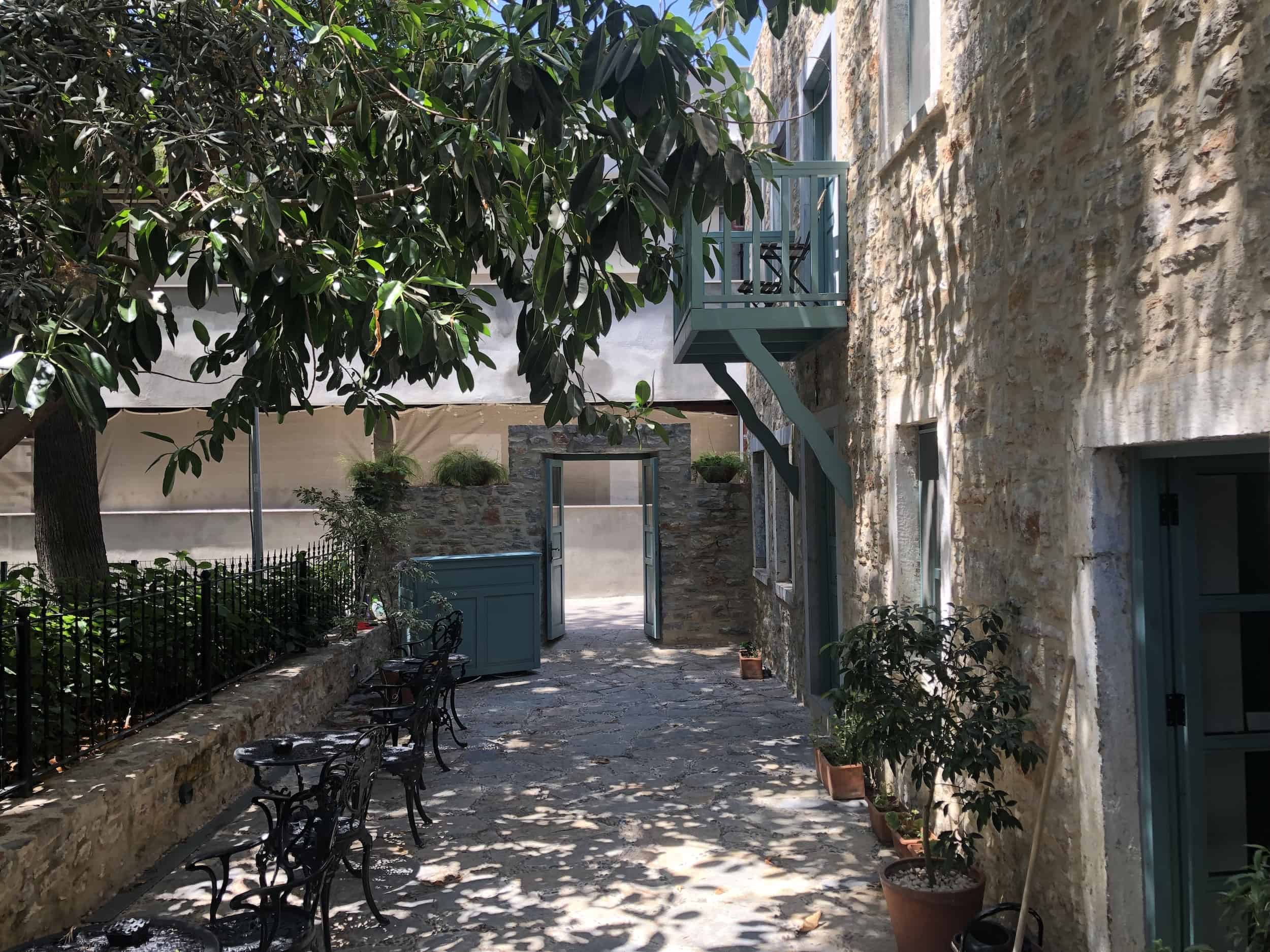 Courtyard of the Oalis Boutique Hotel