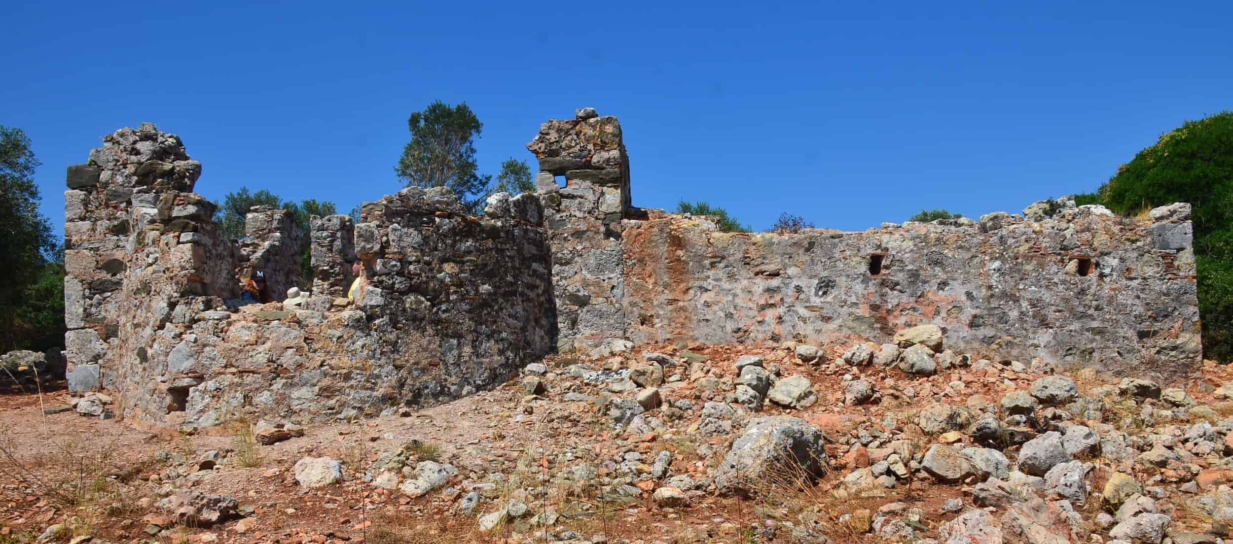 Apse of Isthmus Church (left) and cistern (right)