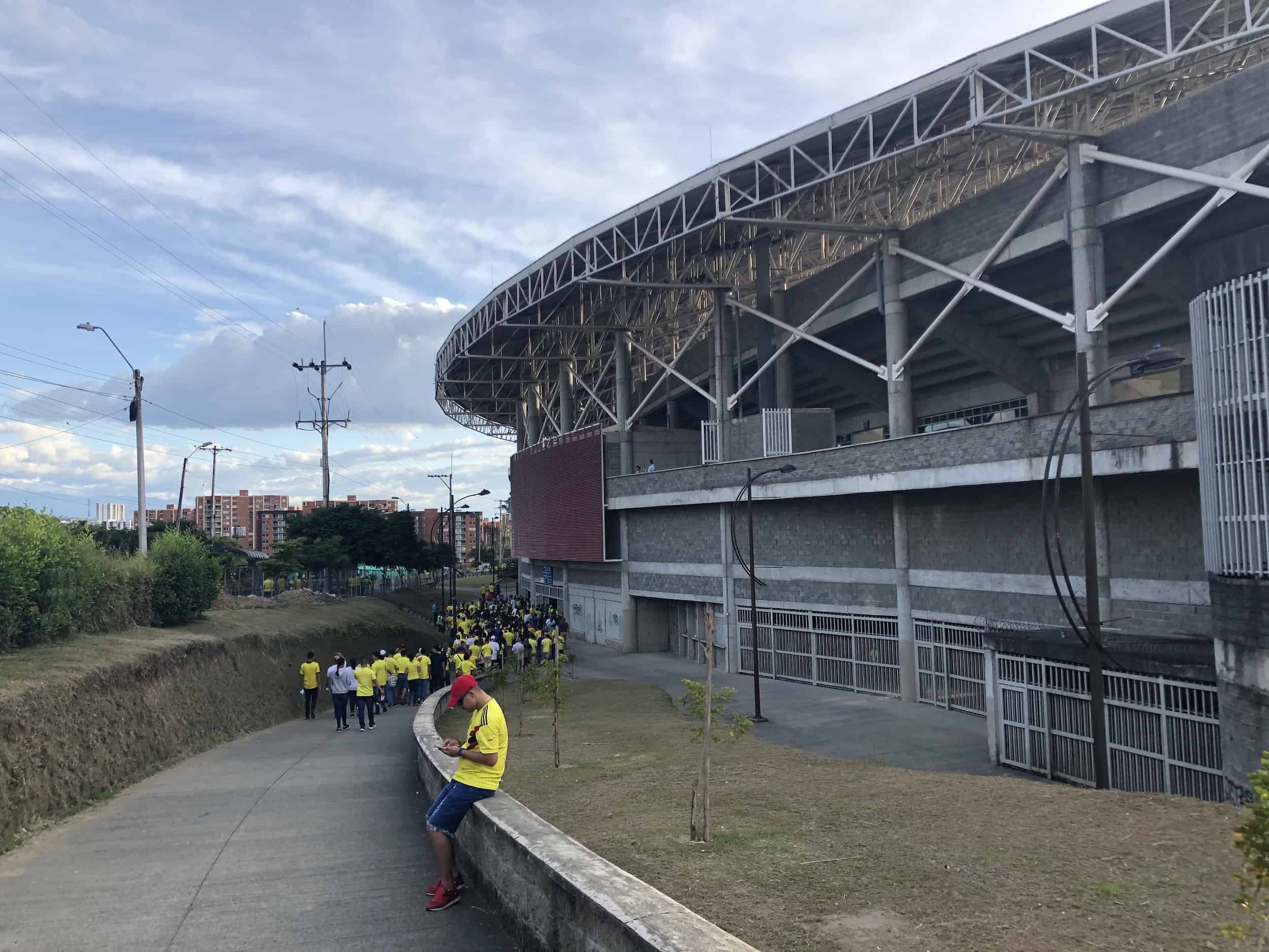 Path outside Estadio Hernán Ramírez Villegas