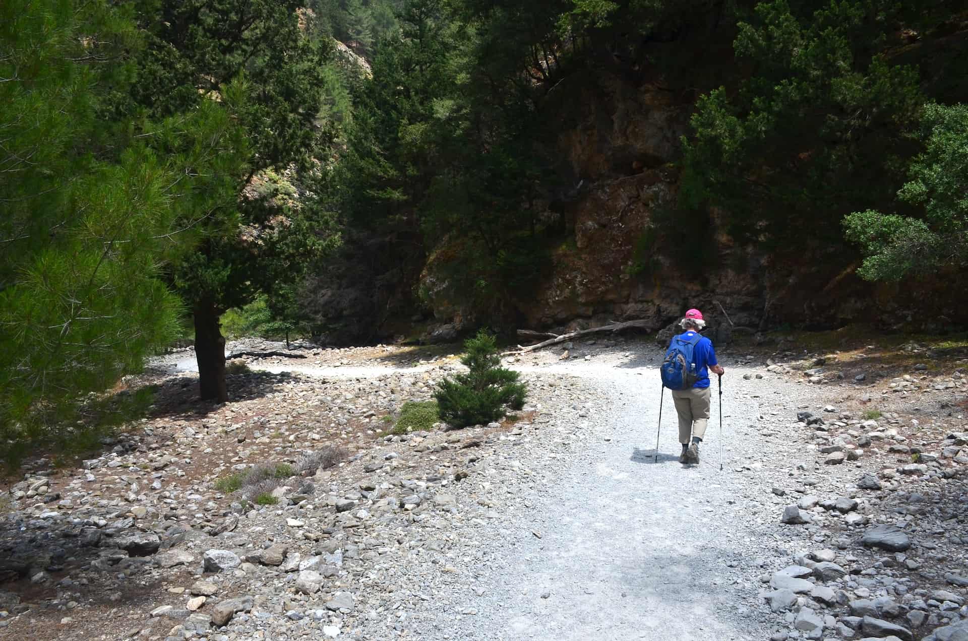 The trail from Prinari to Samaria