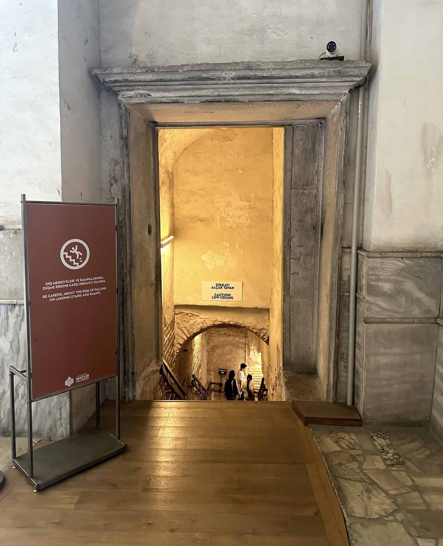 Tourist exit from the upper gallery