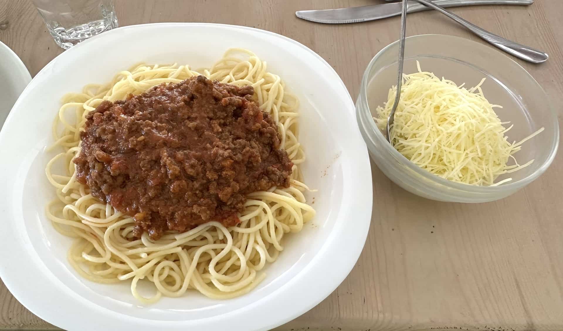 Spaghetti with meat sauce at Hotel Calypso