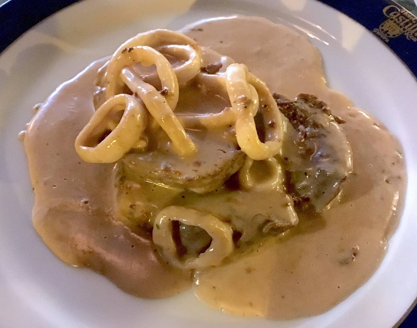 Steak with calamari at Salón Inglés, Hotel Castilla Real, Pereira, Risaralda, Colombia