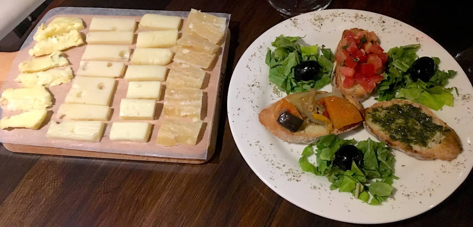 Cheese sampler with bruschetta at Vinería San Martino