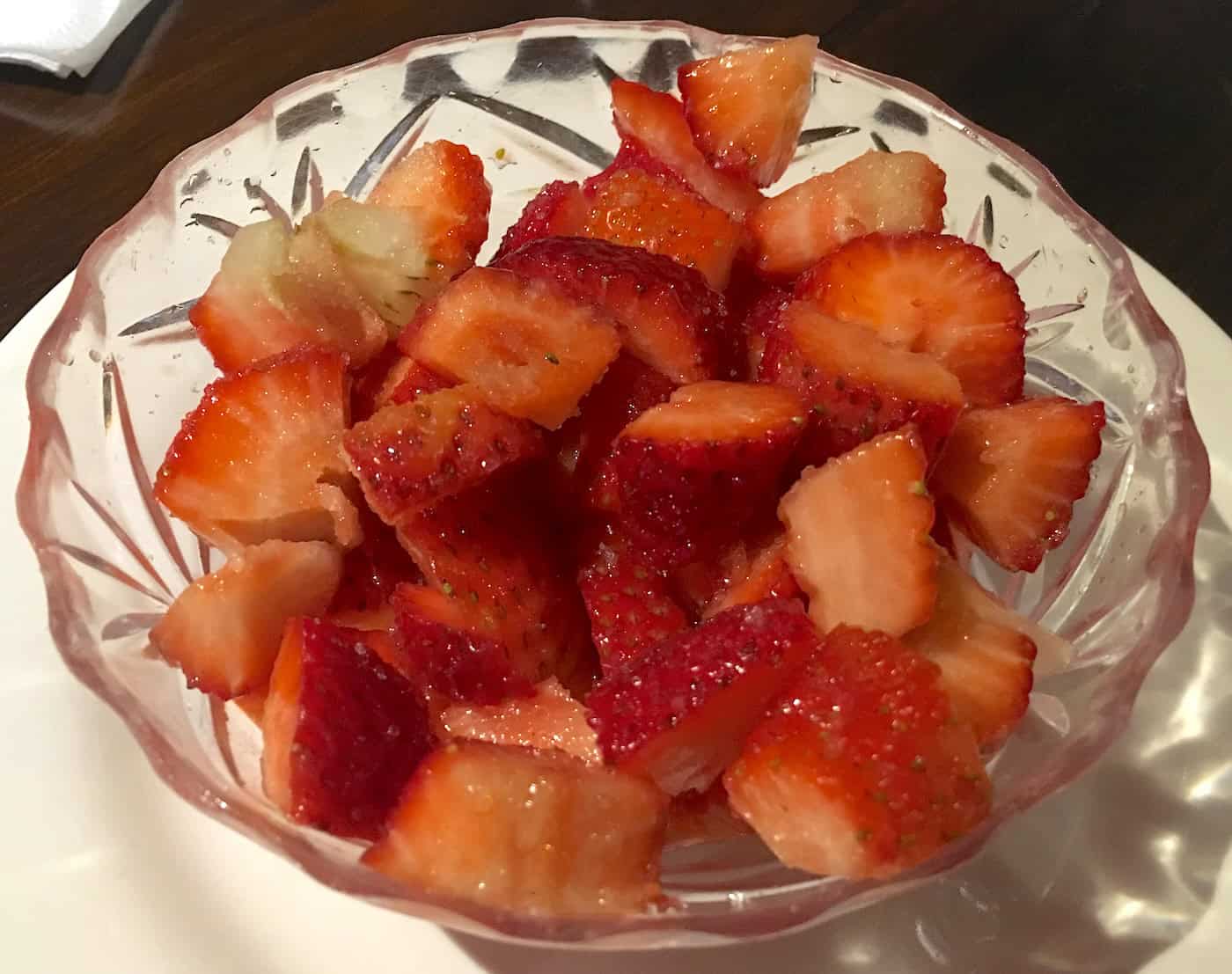 Strawberries with lemon and sugar at Vinería San Martino