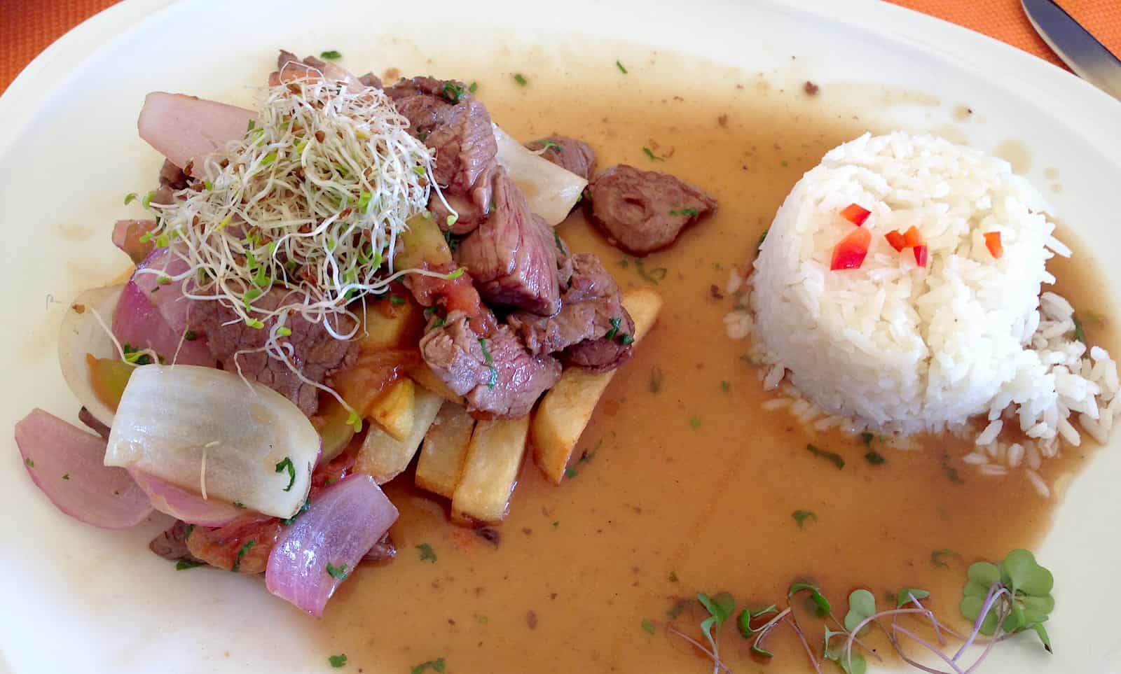 Lomo saltado at Piura in Pereira, Risaralda, Colombia