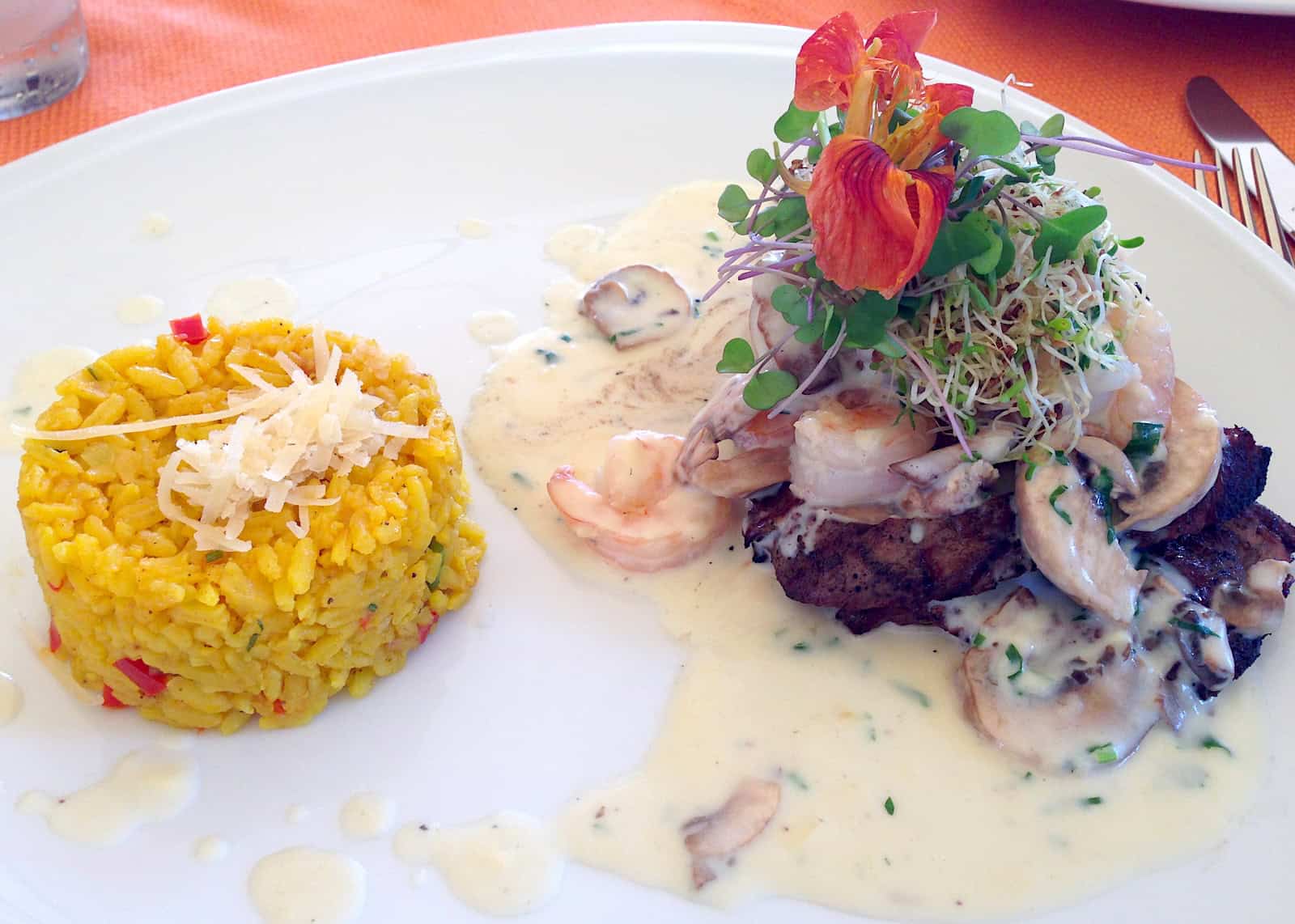 Steak in mushroom sauce at Piura in Pereira, Risaralda, Colombia