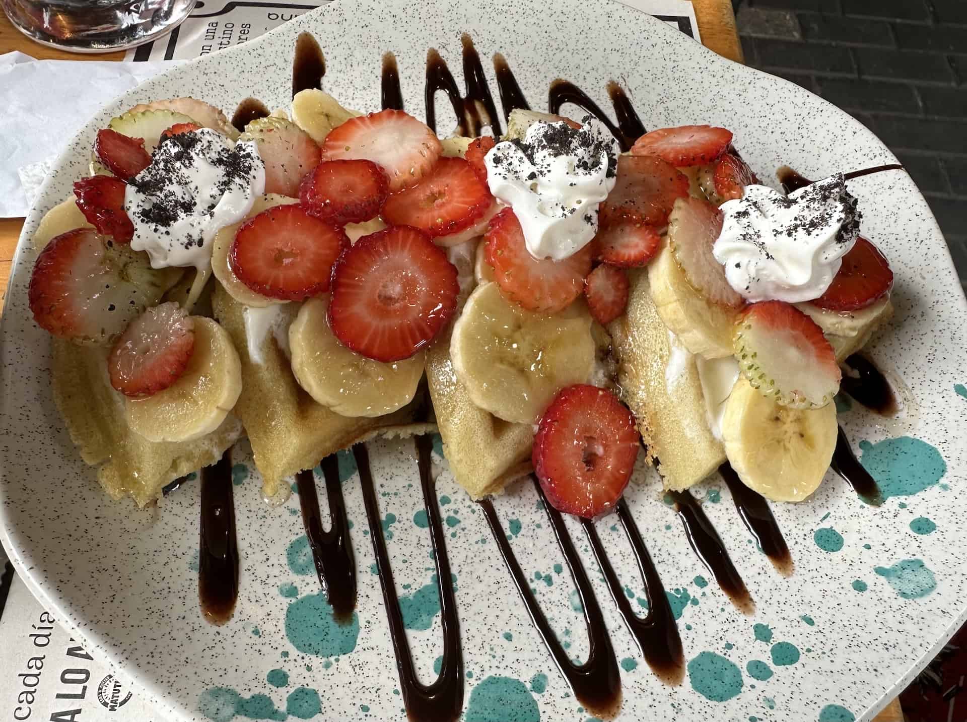 Waffle with strawberry and banana at Matutina