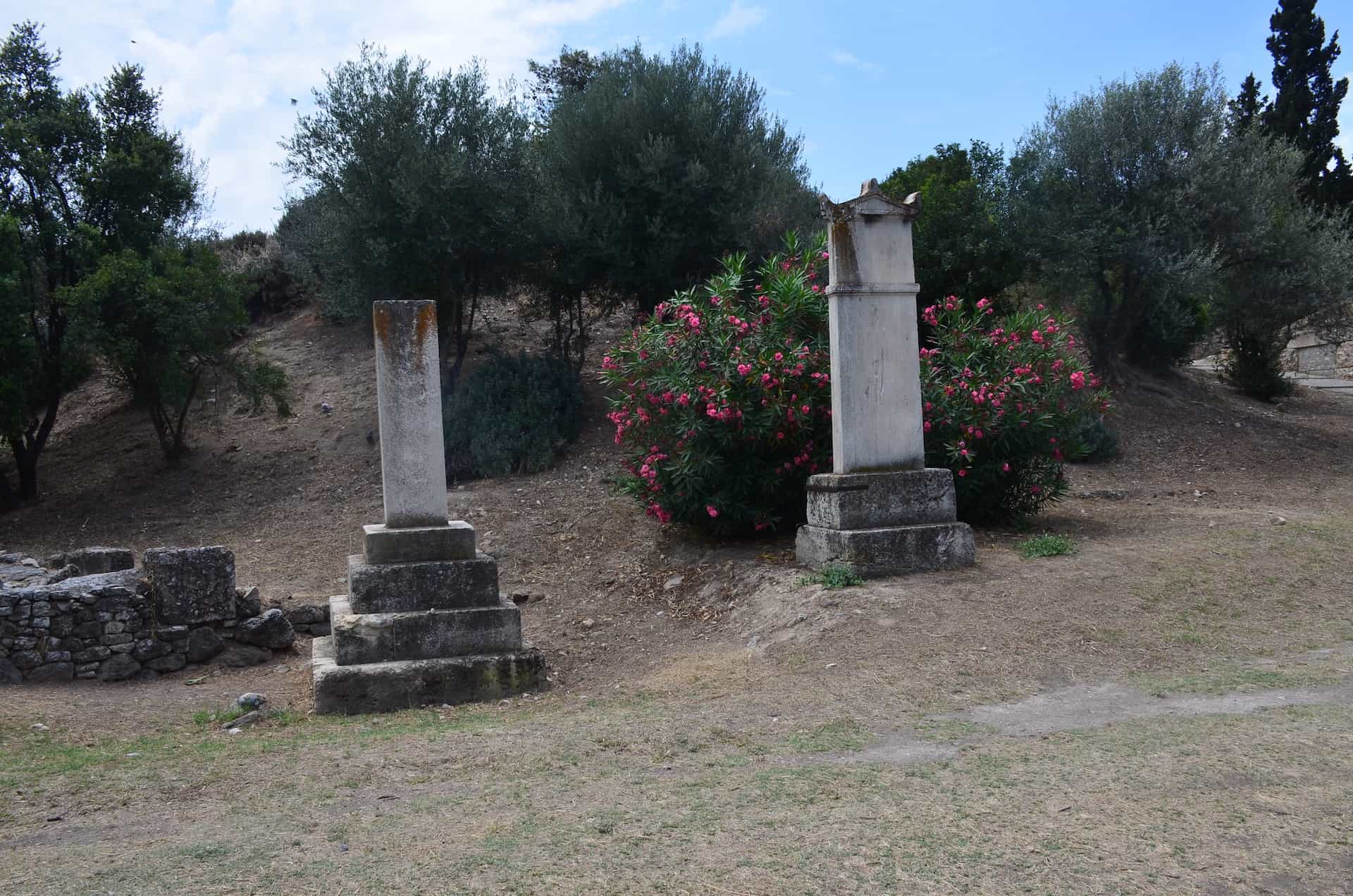 Ambassadors' grave monuments