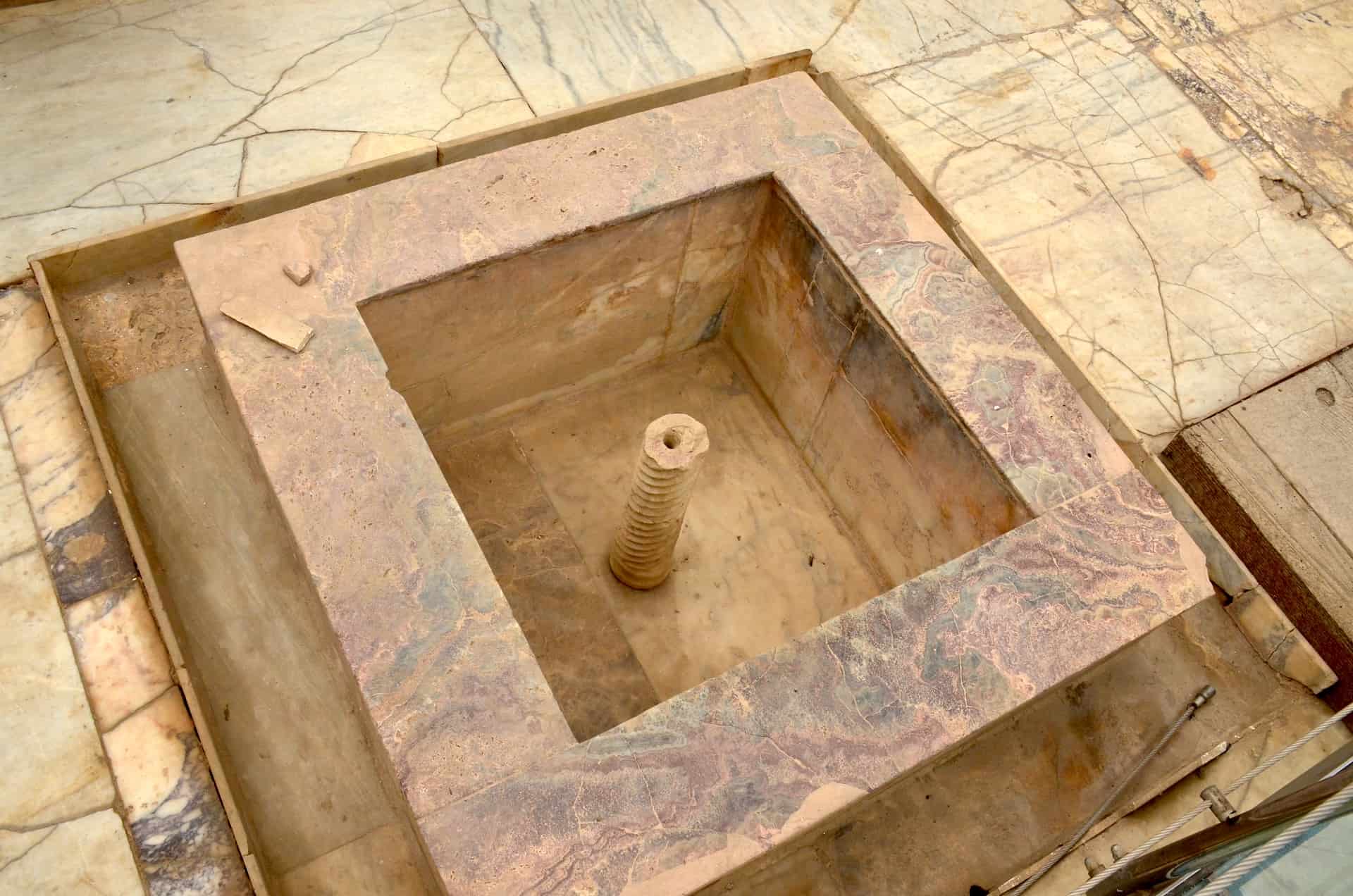 Basin in the Marble Hall in Dwelling Unit 6
