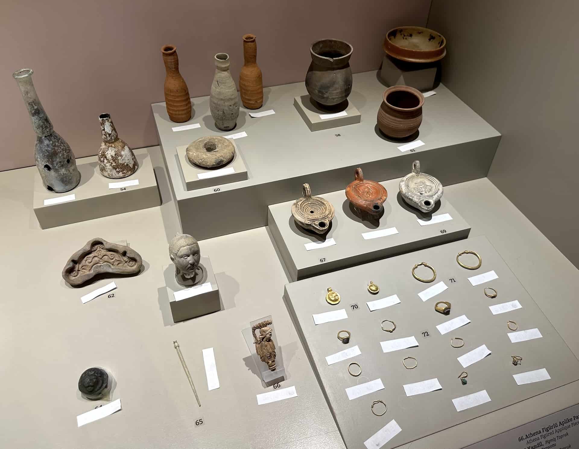 Glass, ceramics, and jewelry (4th century BC to 4th century AD) in Ephesus Through the Ages