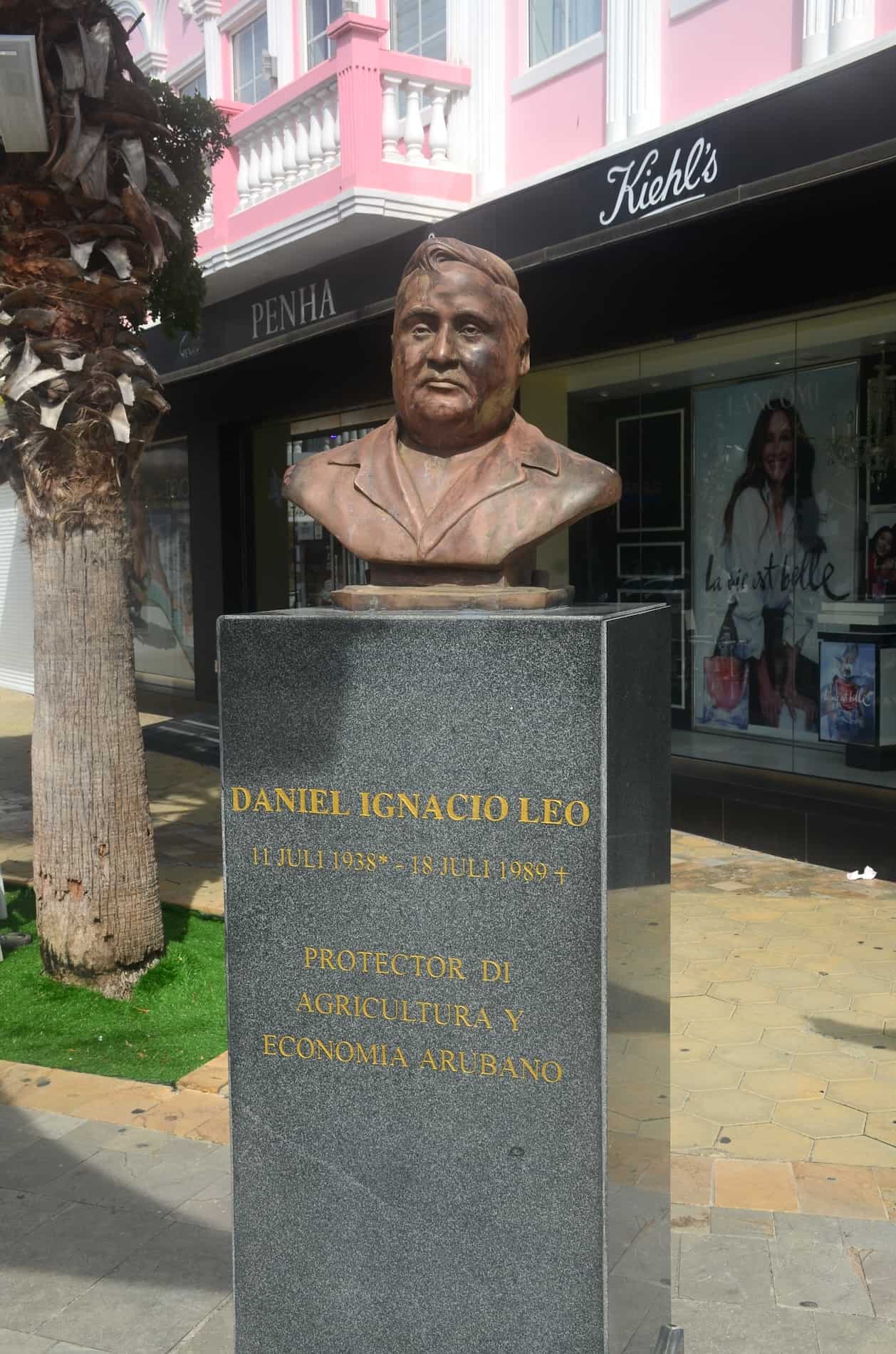 Bust of Daniel Ignacio Leo