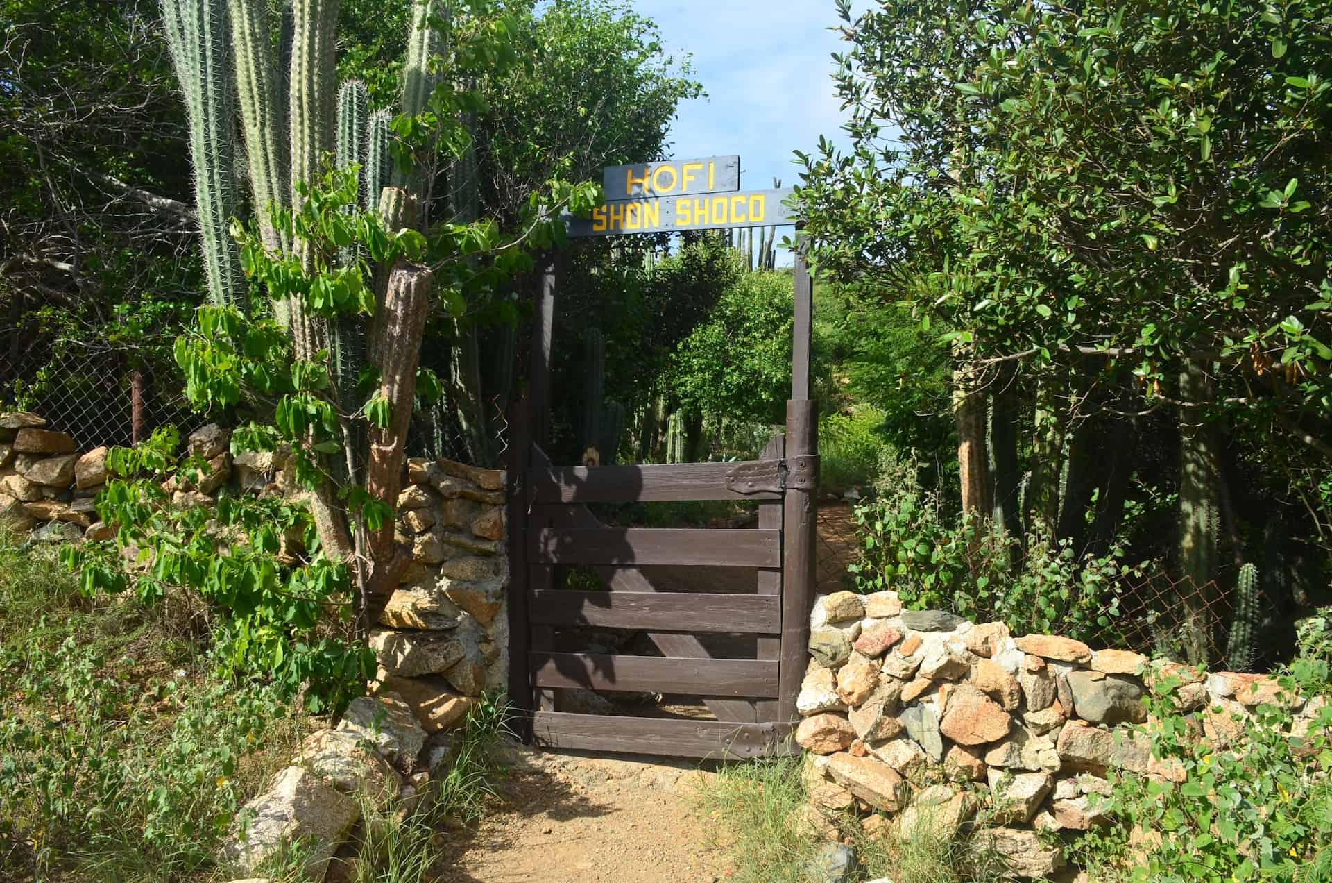 Entrance to Hofi Shon Shoco