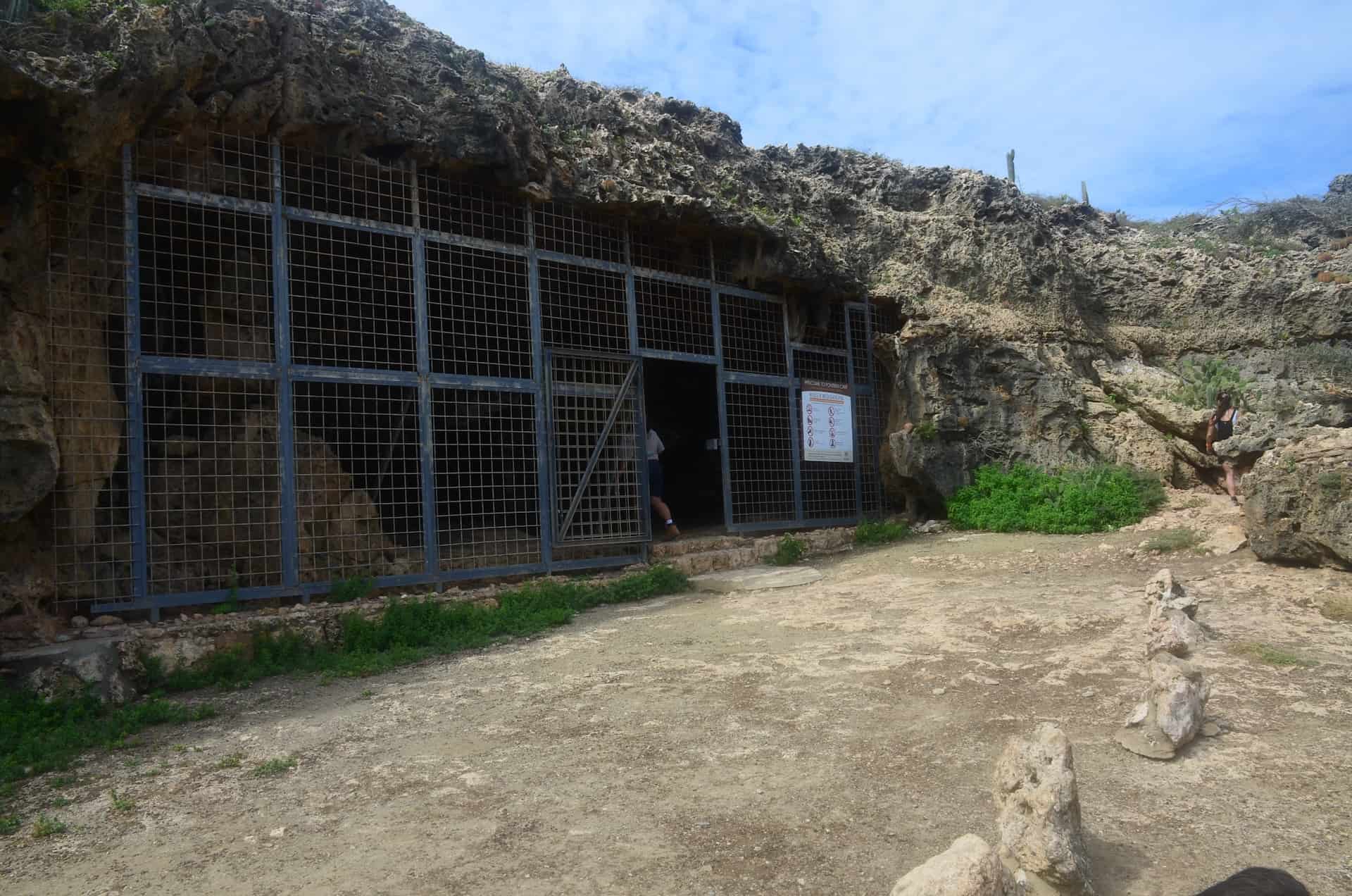 Entrance to Fontein Cave