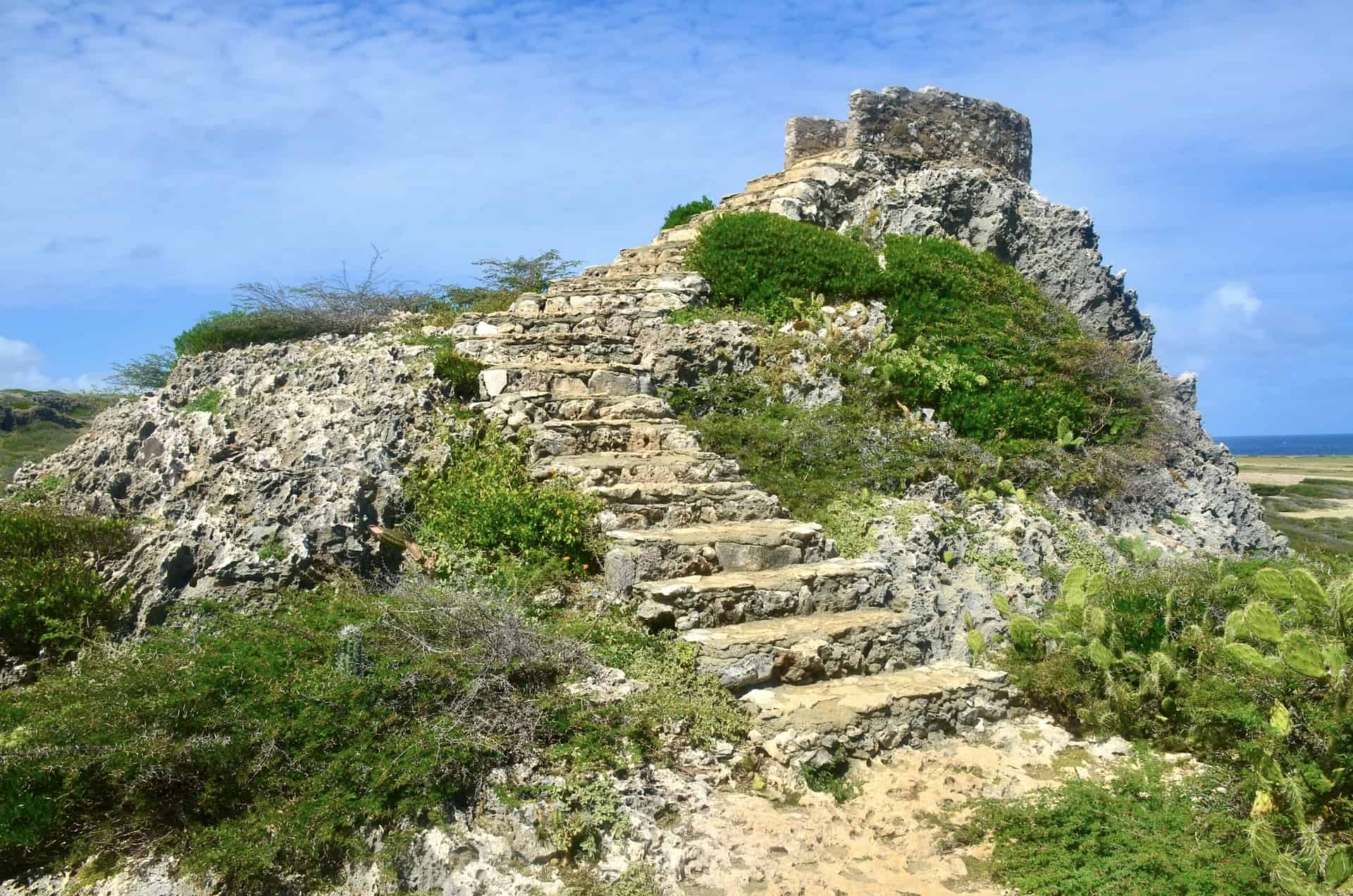 Lookout tower at Quadirikiri Cave