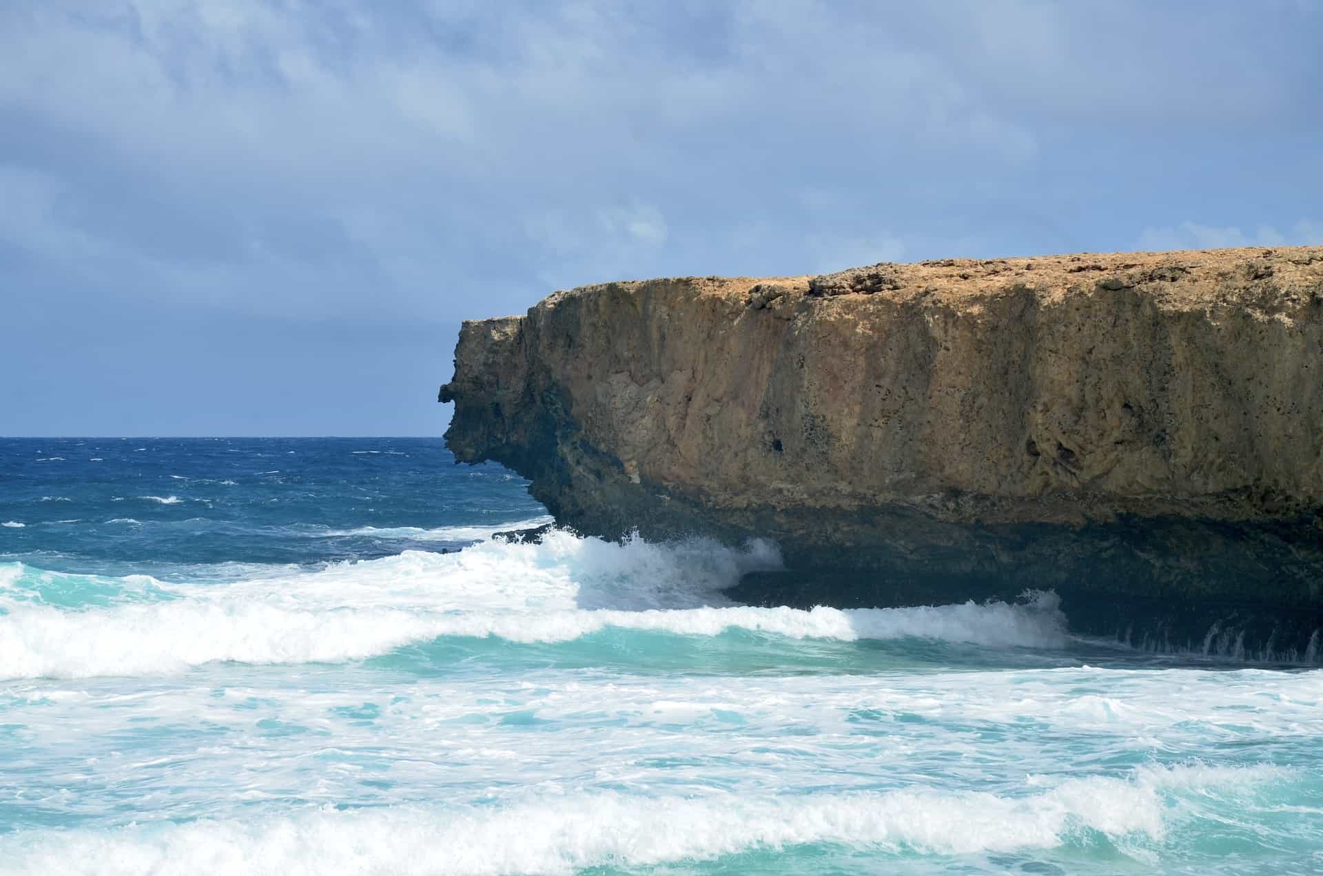 Cliffs at the first beach at Dos Playa