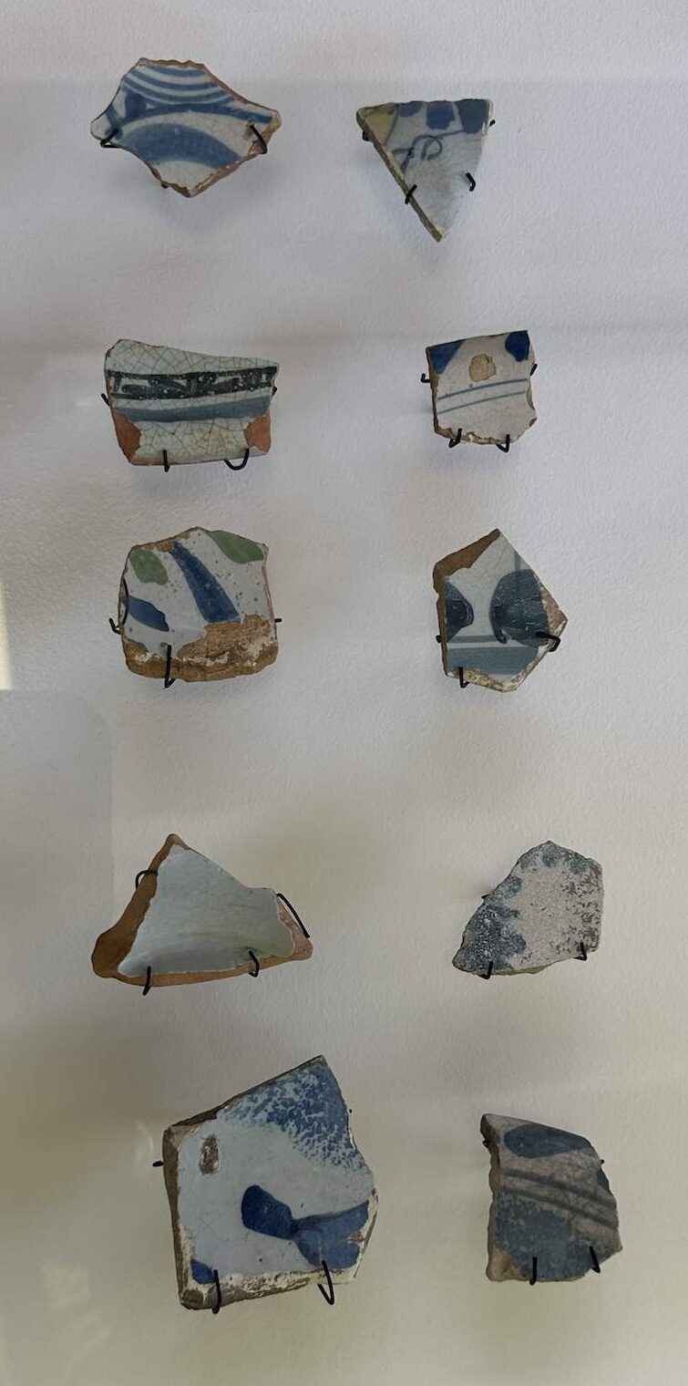 Blue and white porcelain from the Historic period at the National Archaeological Museum