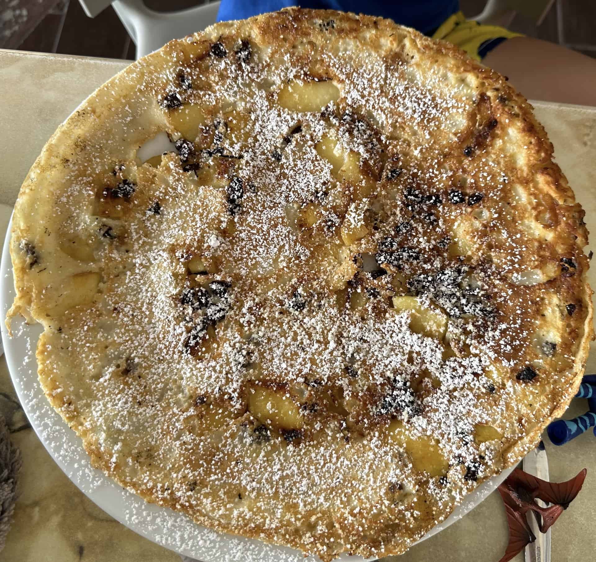 Apple and raisin pancake at Linda's Dutch Pancakes
