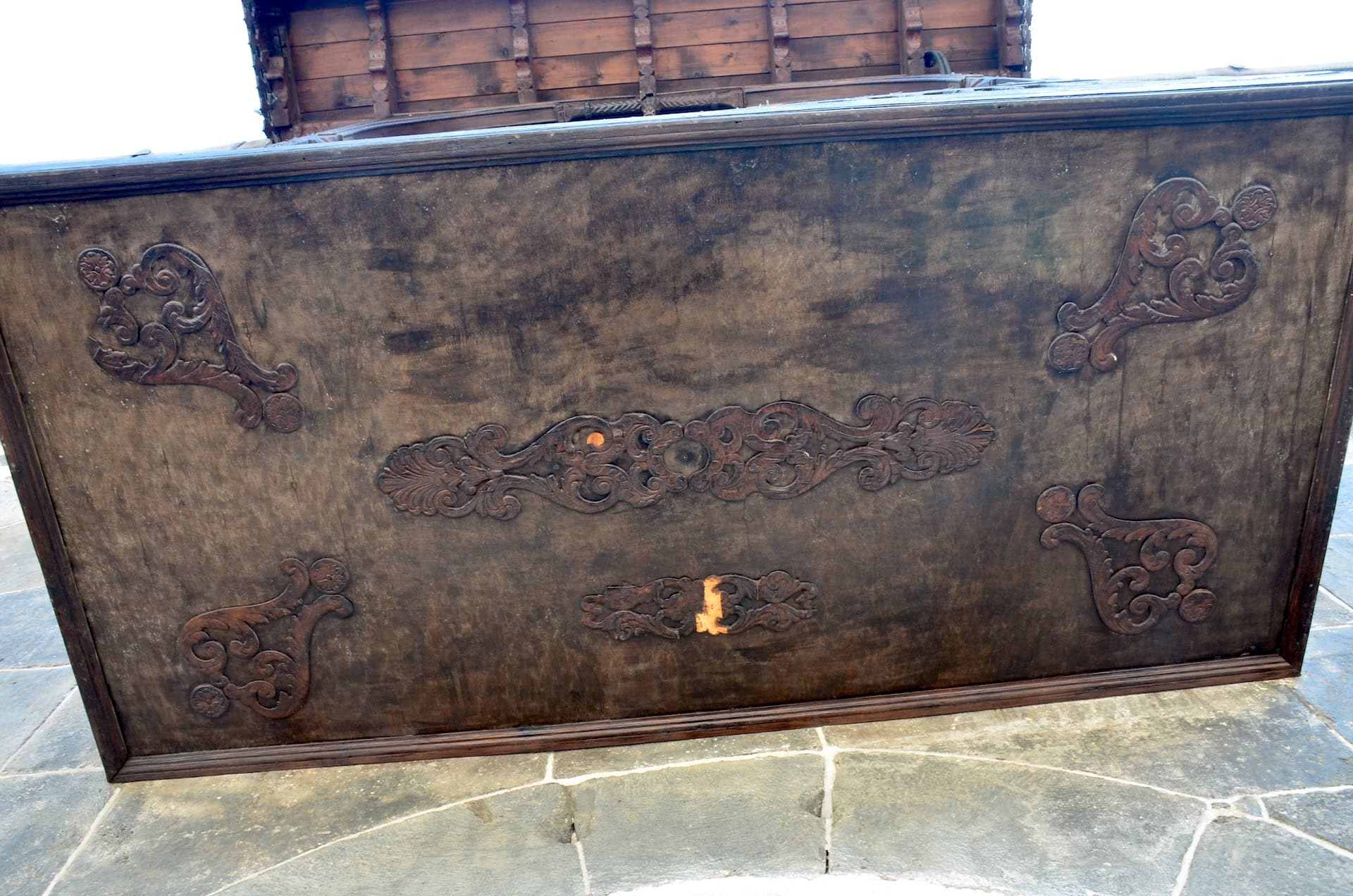 Underside of the balcony on the central façade of the prayer hall