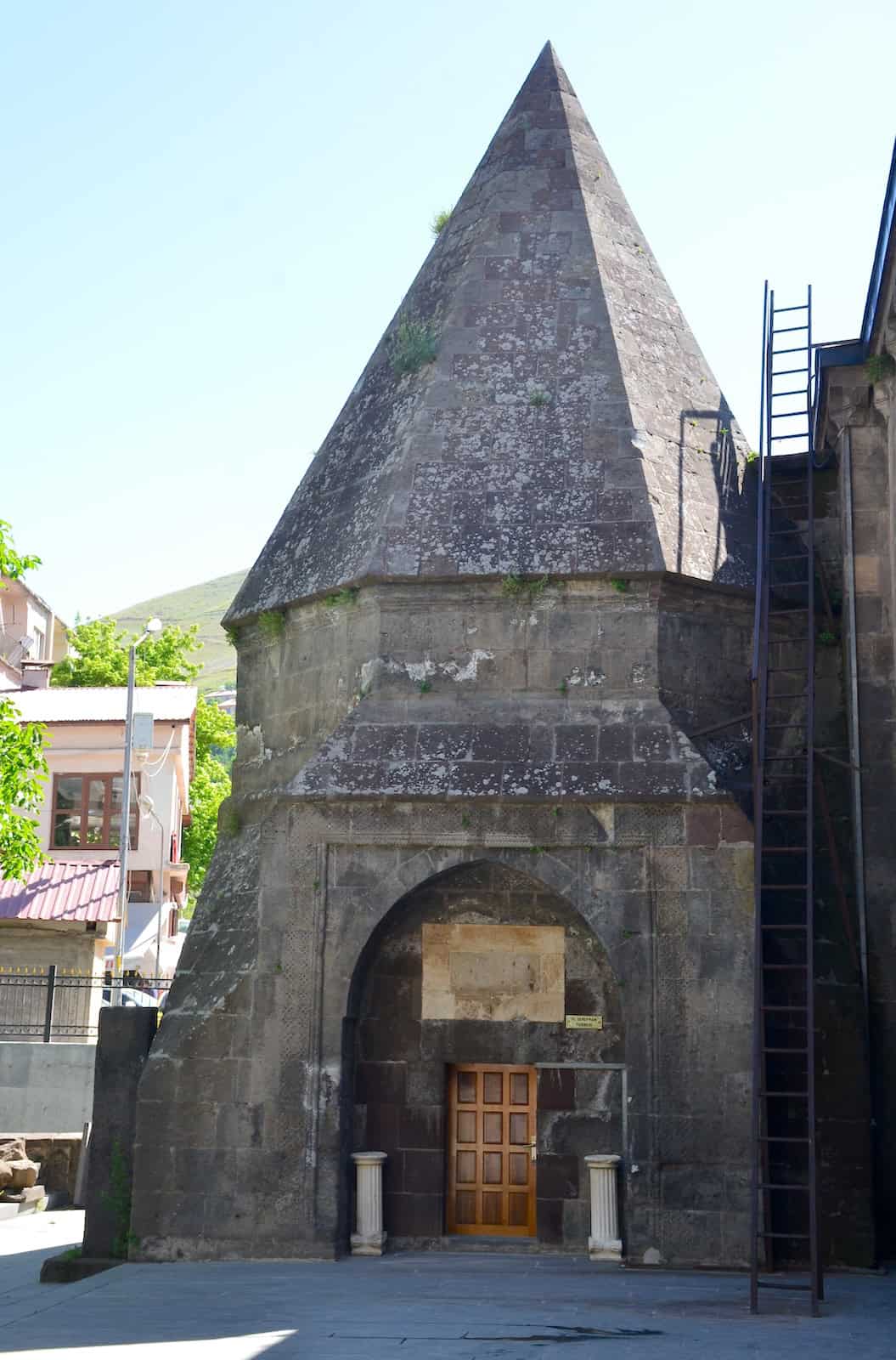 Tomb of Şerefhan IV