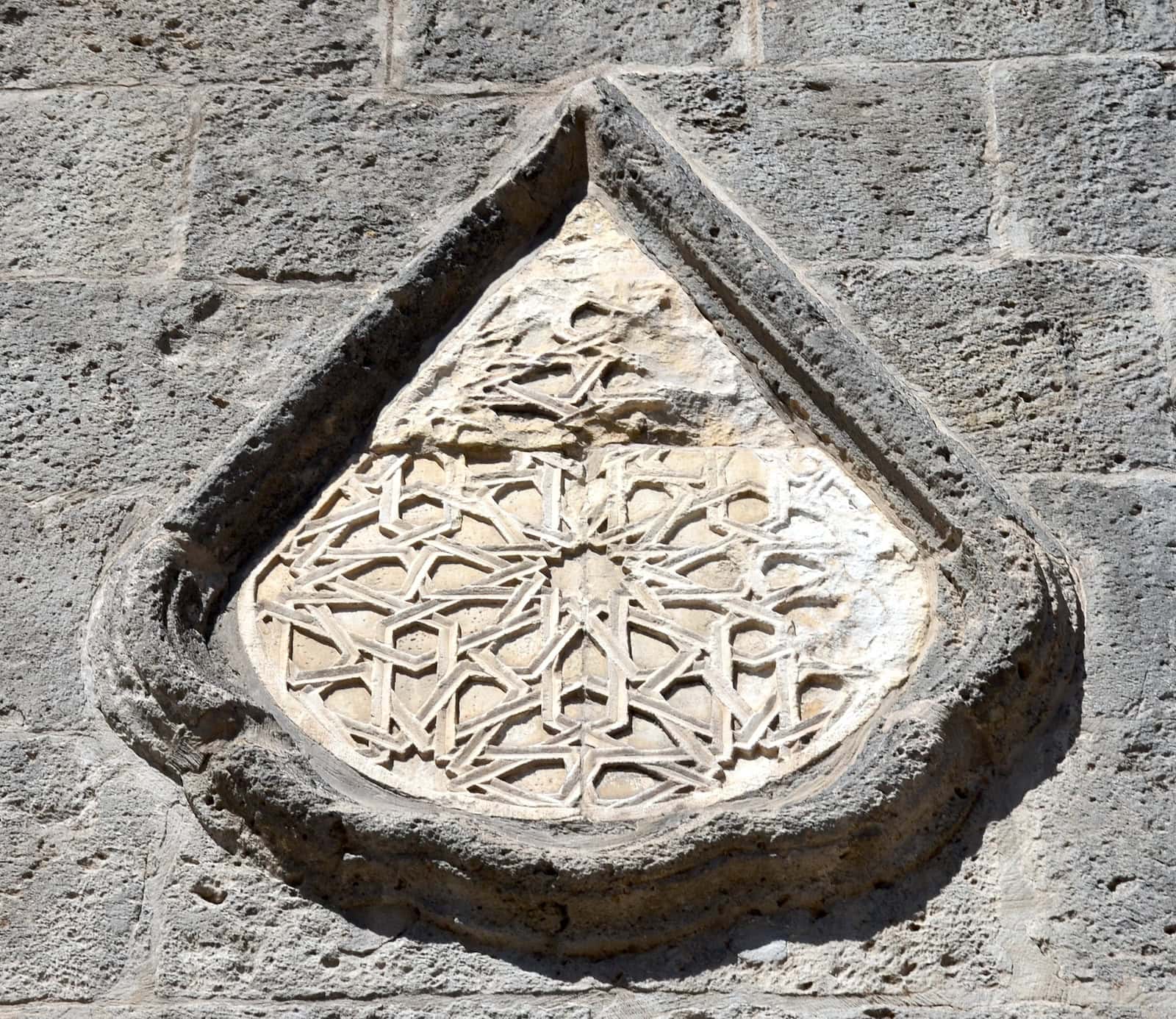 Teardrop motif on the Şerefiye Mosque