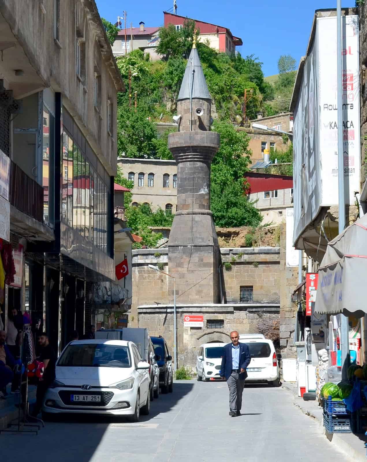 Looking towards the Kalealtı Mosque