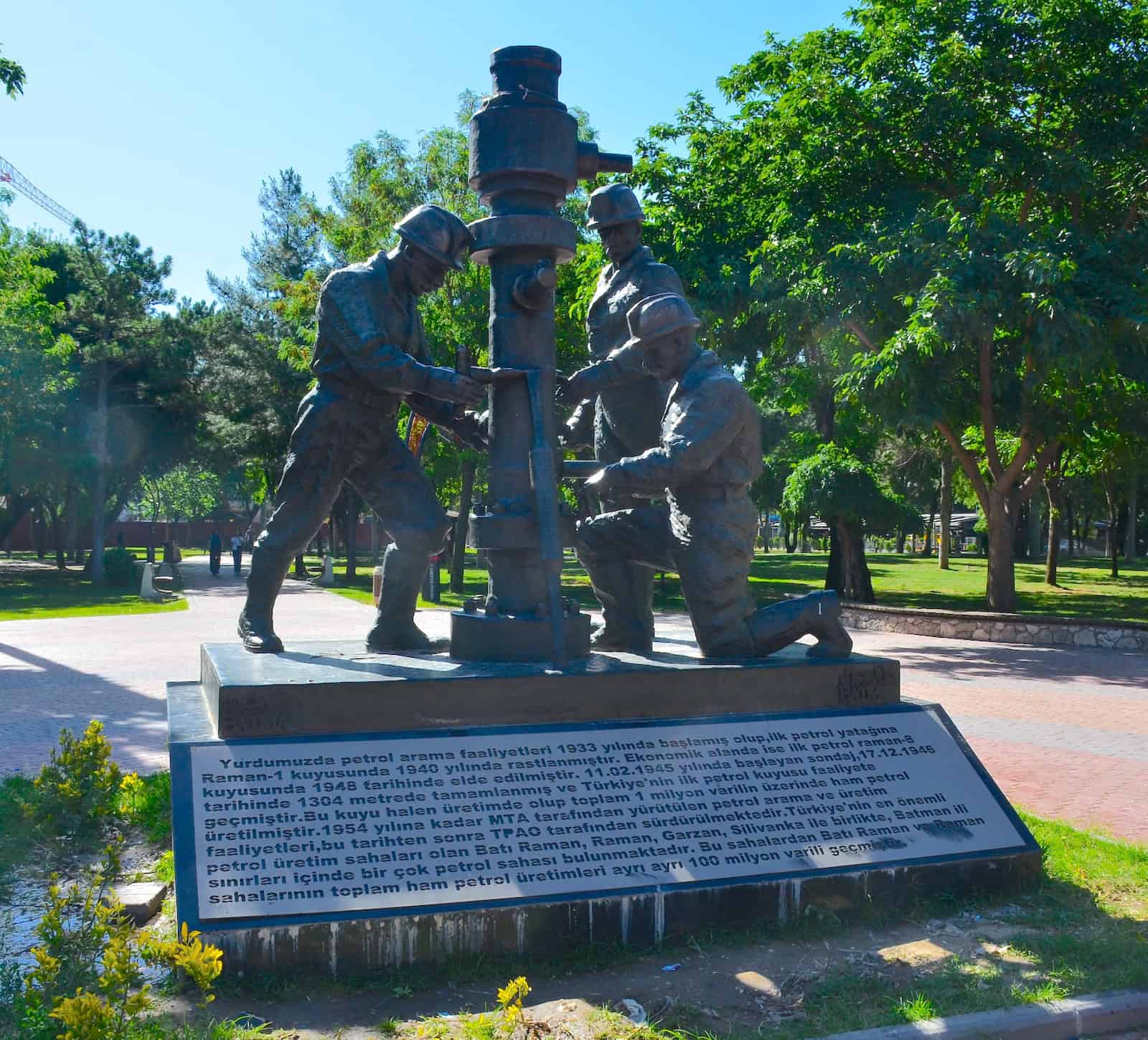 Monument to the oil industry at Atatürk Park