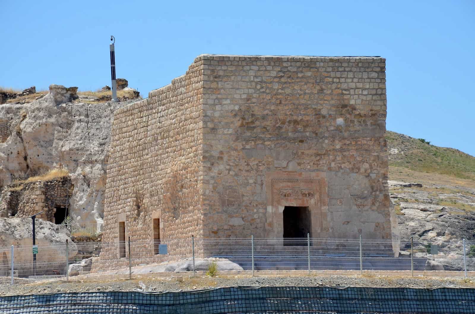 Building on Hasankeyf Citadel