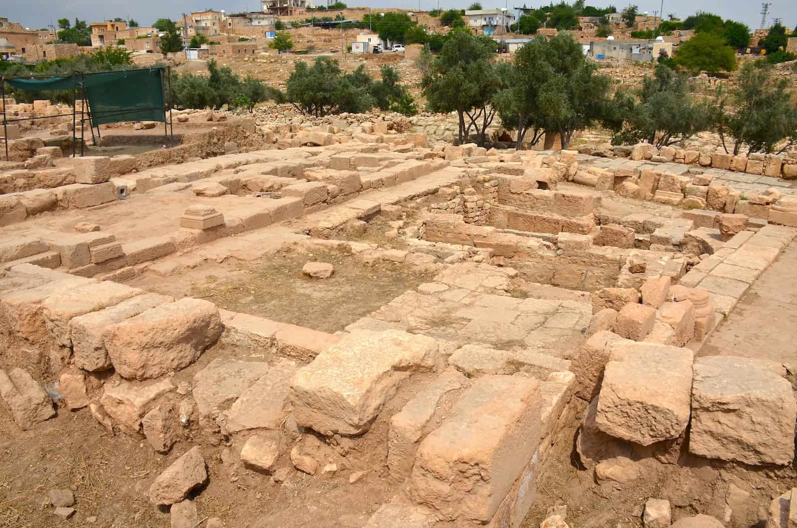 Foundations of workshops and residences in the Agora