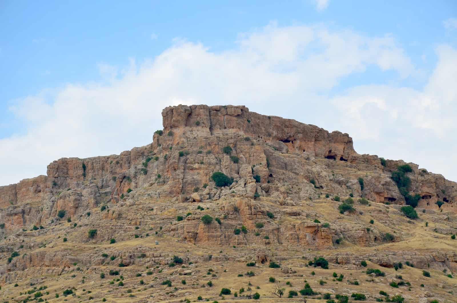 Cliffs near Mor Hananyo