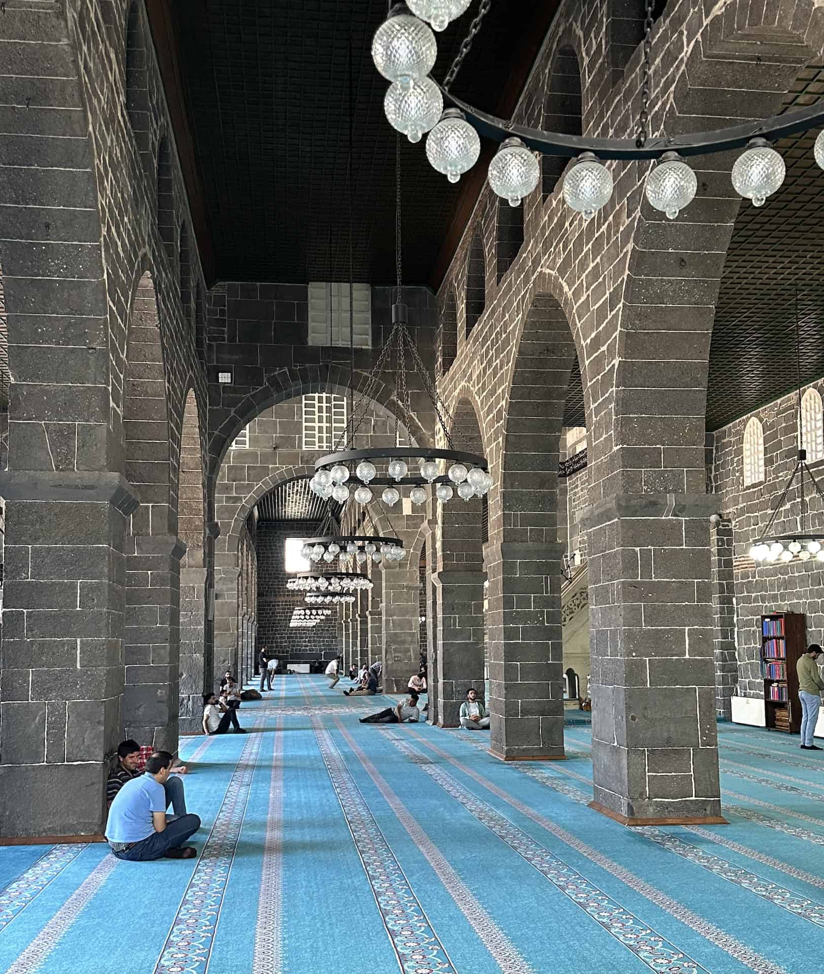 Prayer hall from the west in the Grand Mosque of Diyarbakır