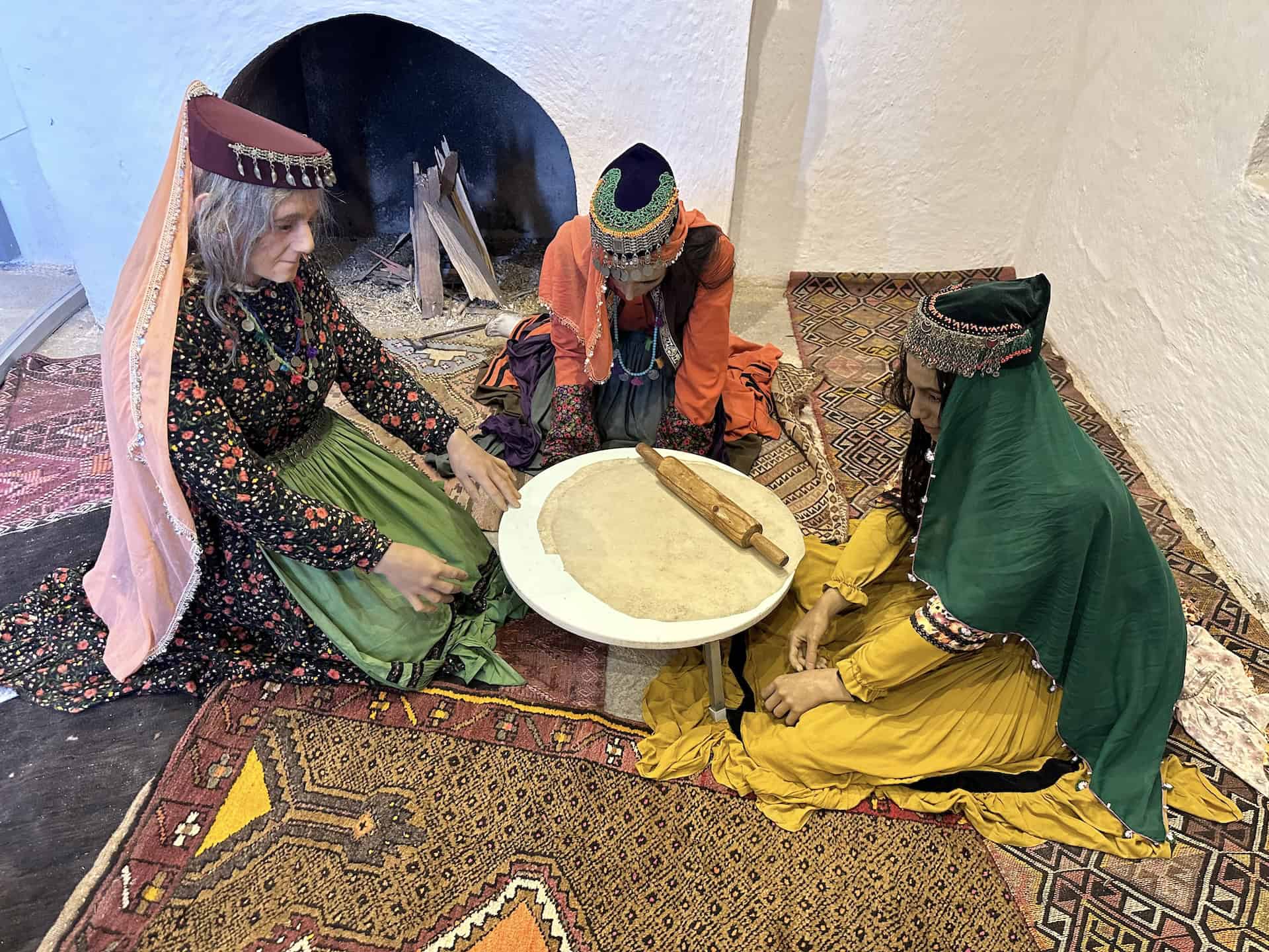 Display of women kneading the dough in the Old Bayezid House