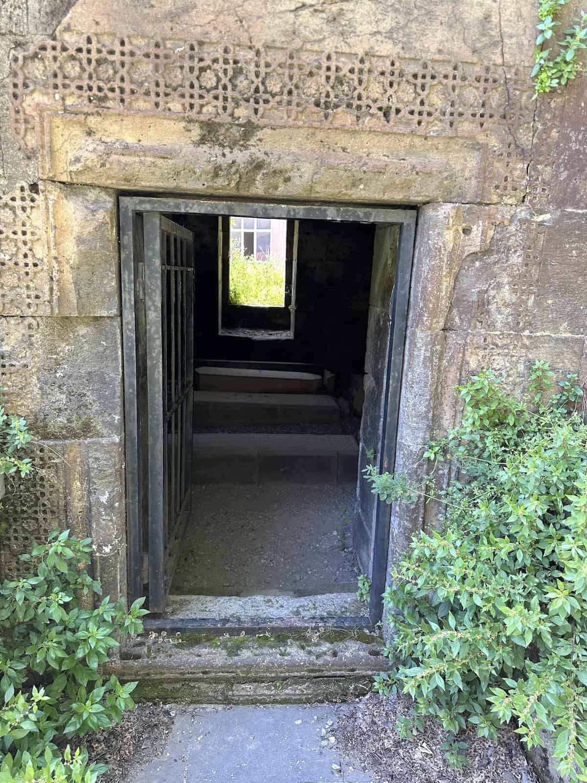 Şerefhan family tomb dated 1421