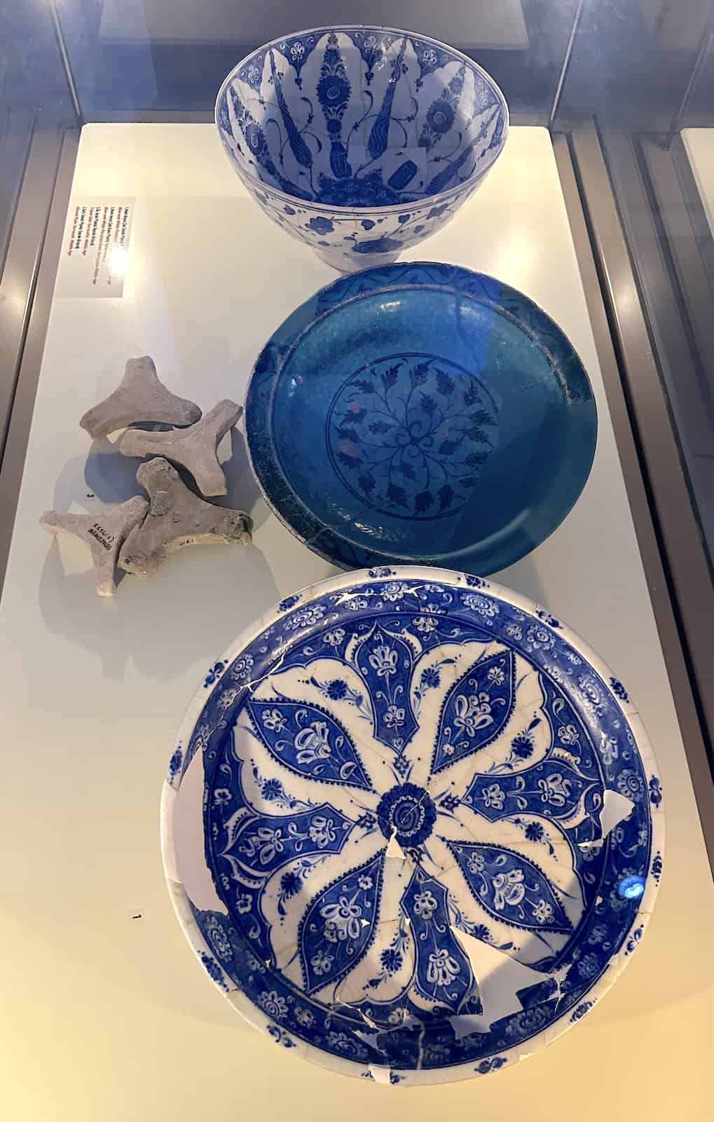 Iznik porcelain in the Hasankeyf Hall