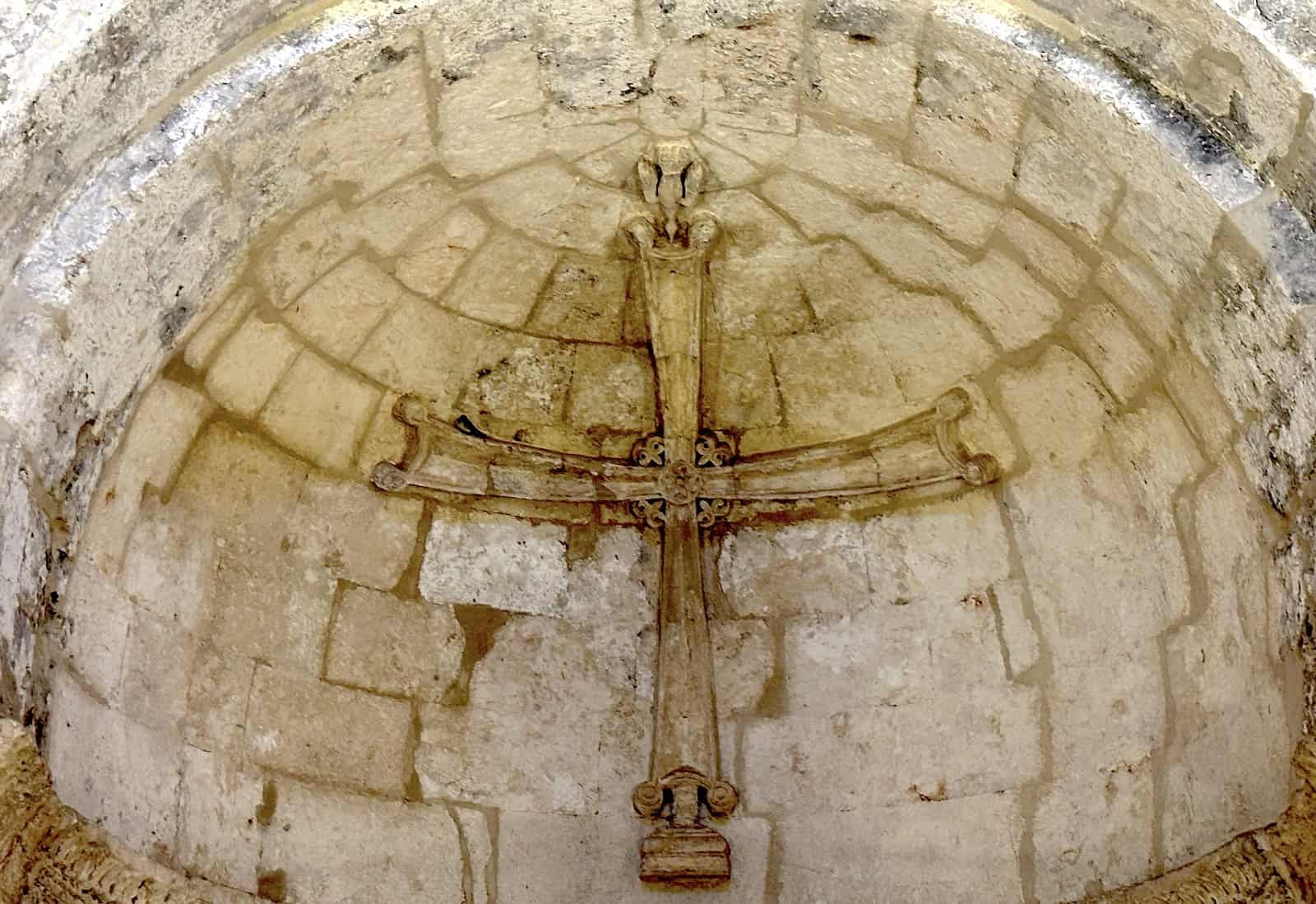 Cross in the apse of the church at the Monastery of the Virgin Mary in Anıtlı (Hah)