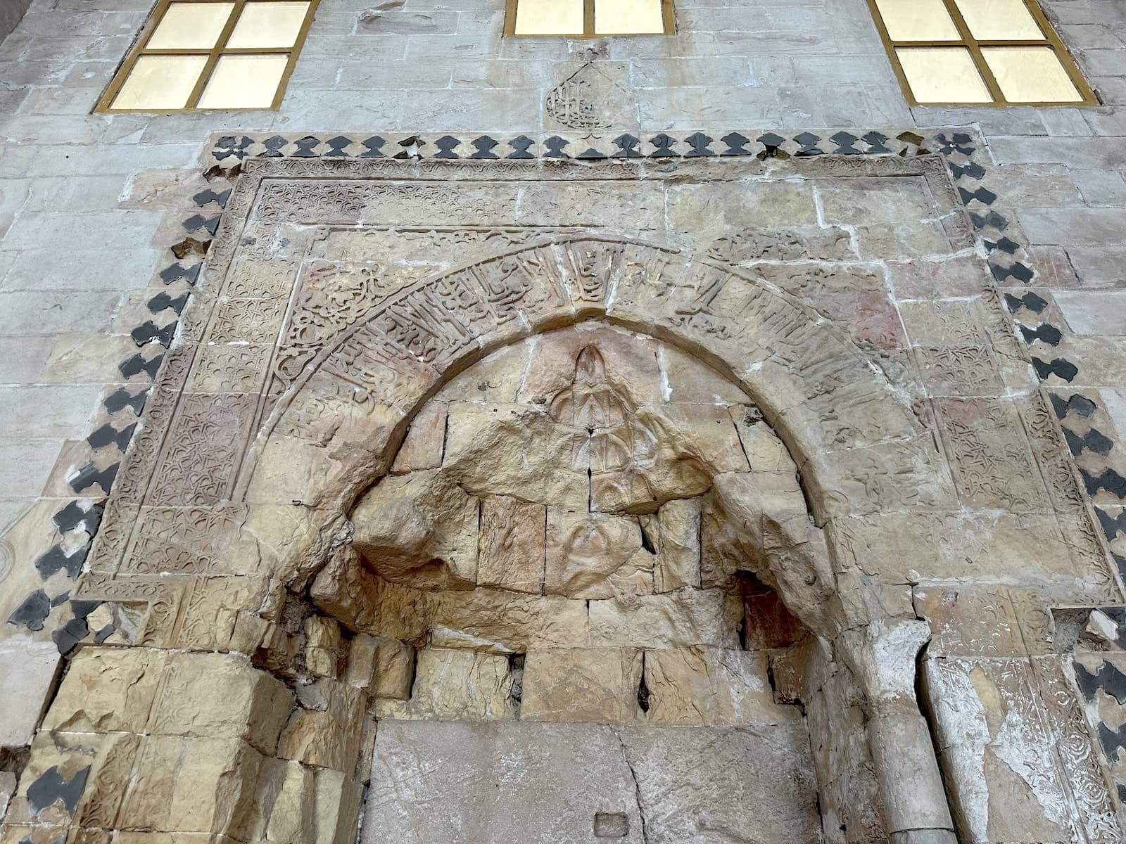 Decorations on the entrance to the mosque at the Zinciriye Madrasa