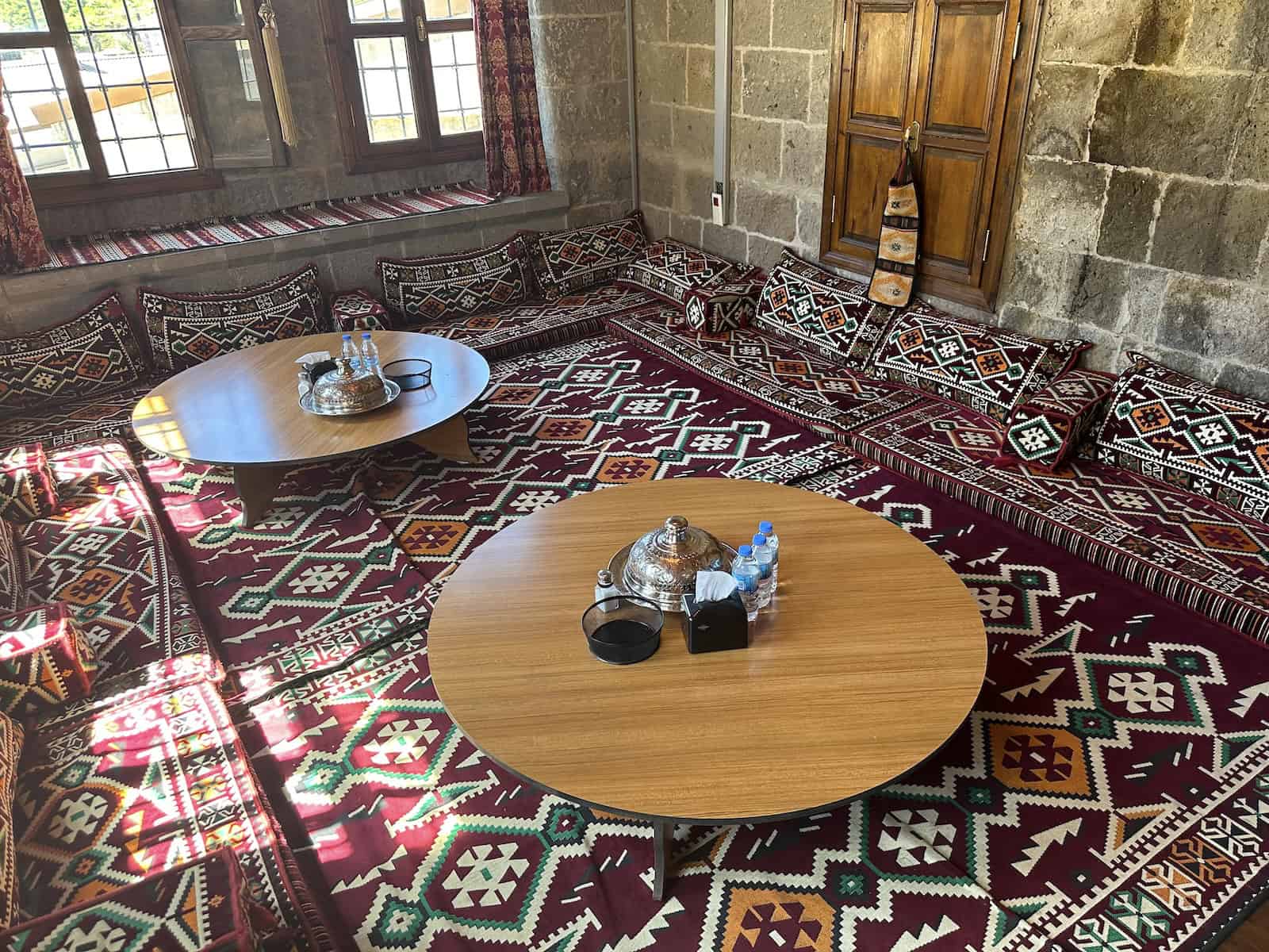 Traditional dining room at the Tarihi Bitlis Büryan Salonu in Bitlis, Turkey