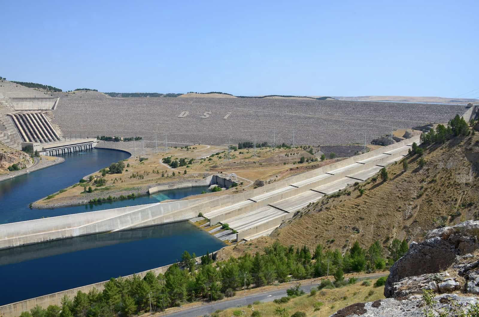 Atatürk Dam in Turkey: One of the World's Largest Dams