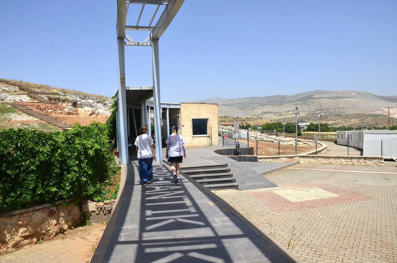 Path to the entrance of the archaeological site