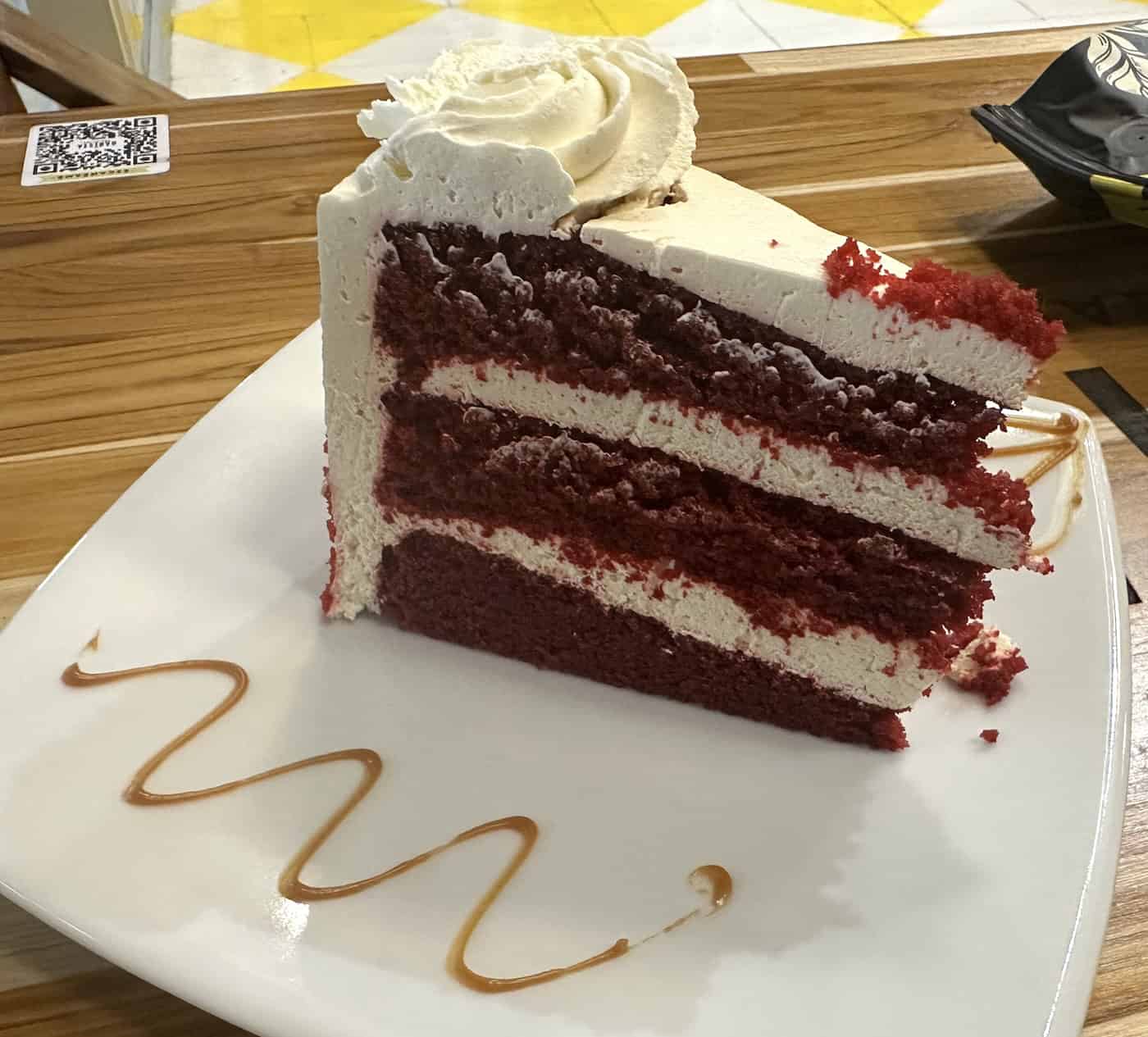 Red velvet cake at El Barista, Victoria Mall, Pereira, Colombia