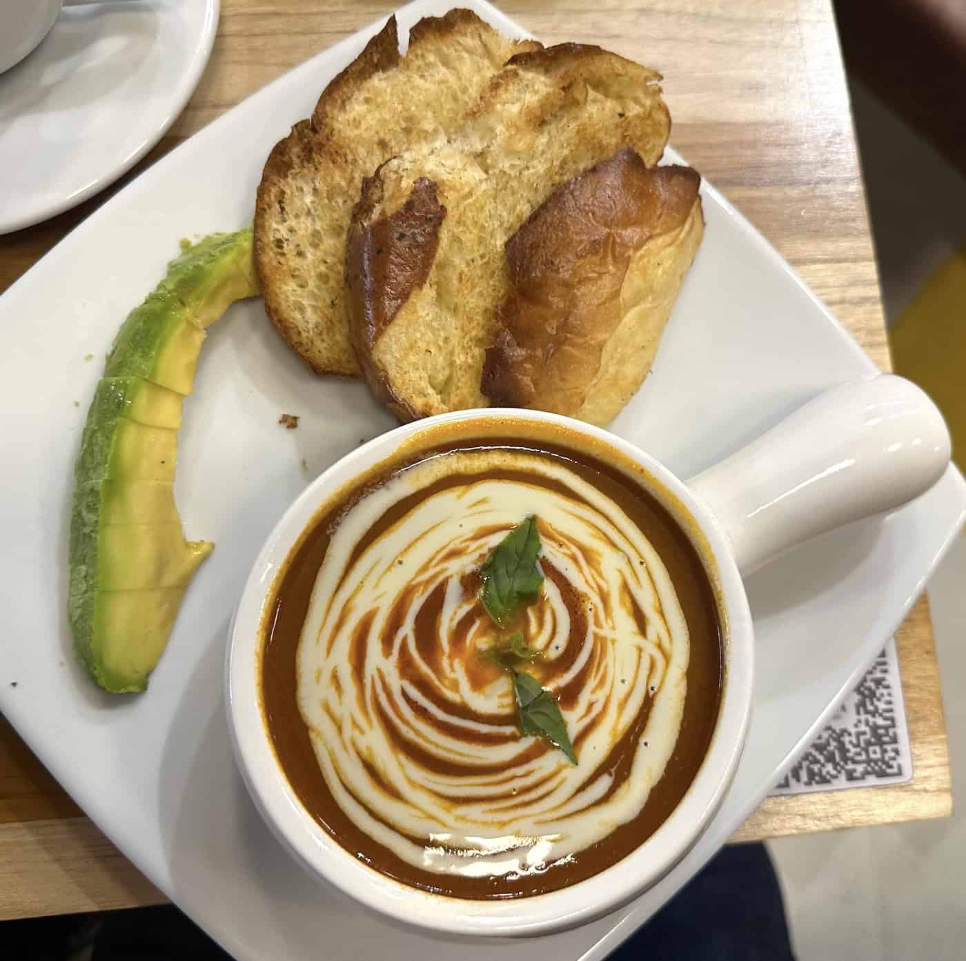 Cream of tomato soup at El Barista, Victoria Mall, Pereira, Colombia